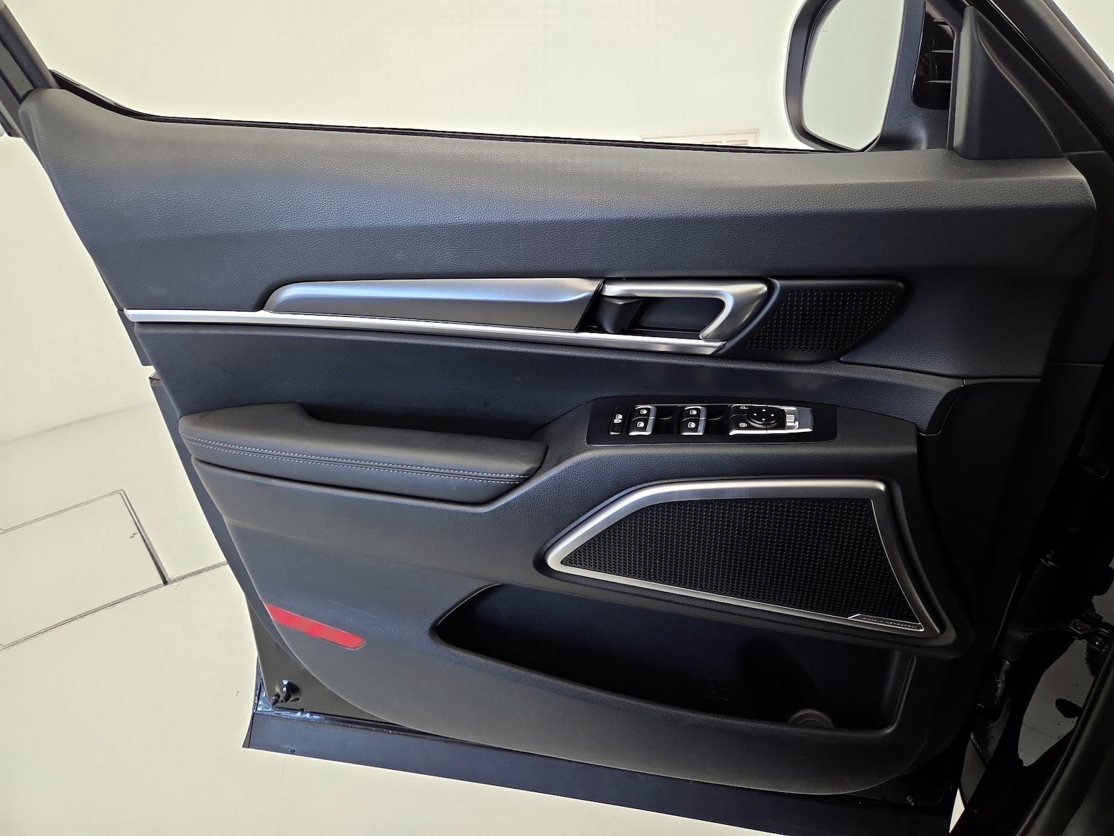2025 Kia Telluride S - Photo 13