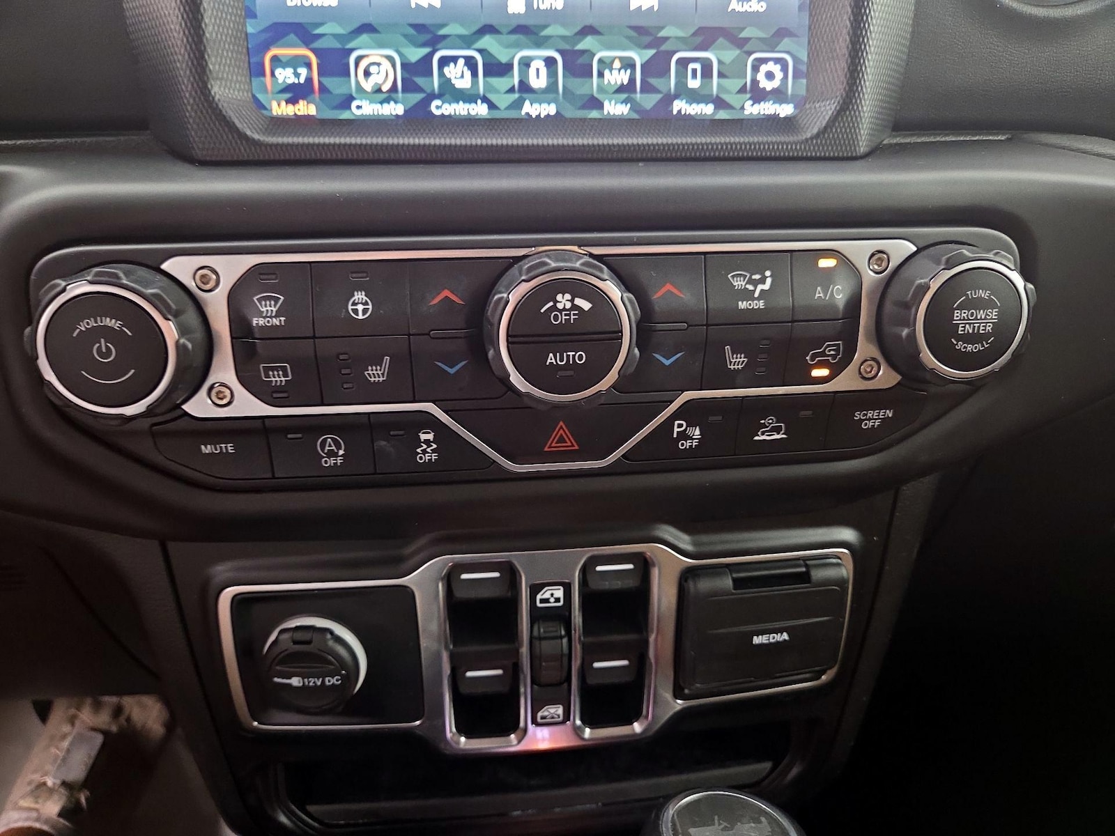 2021 Jeep Wrangler Unlimited Sahara - Photo 17