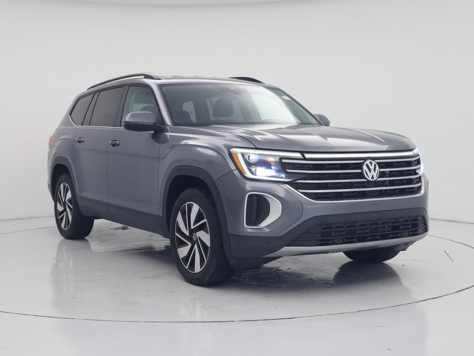 2025 Volkswagen Atlas SE w/Tech - Photo 2
