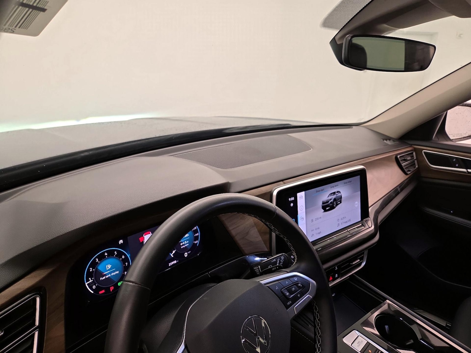 2025 Volkswagen Atlas SE w/Tech - Photo 10