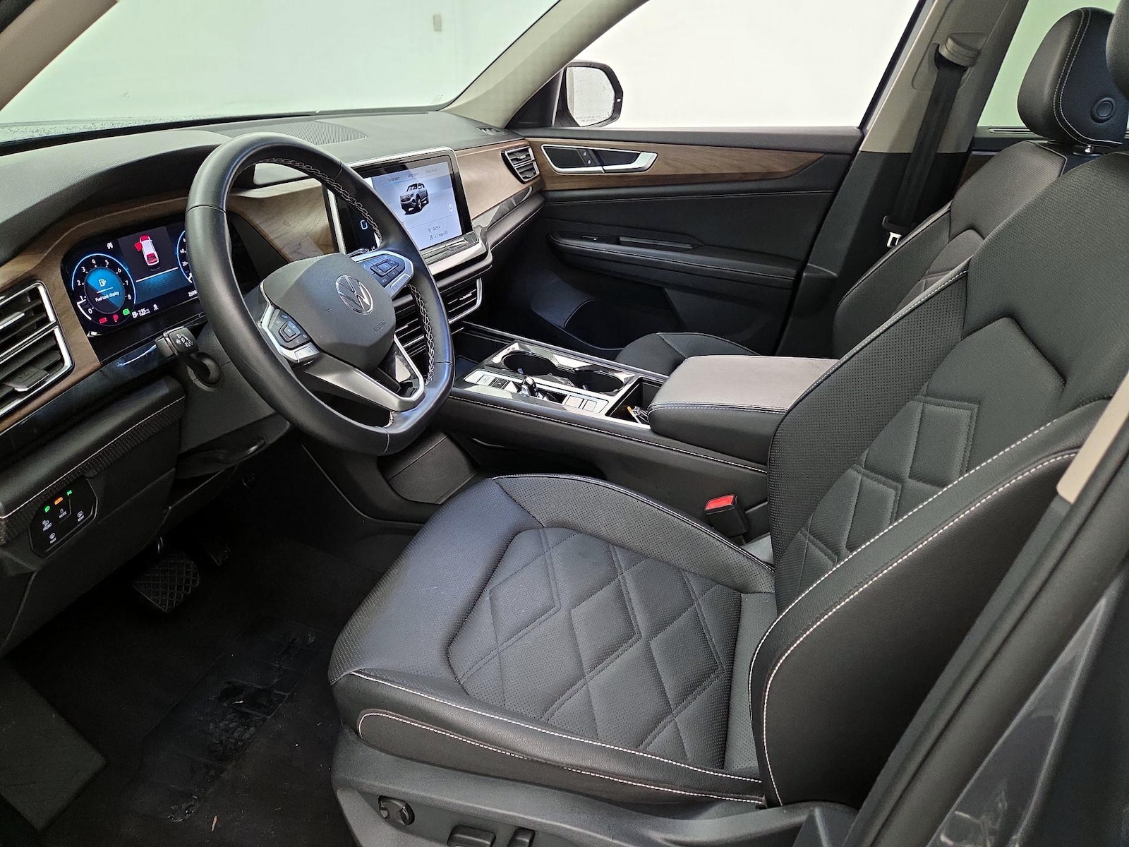 2025 Volkswagen Atlas SE w/Tech - Photo 12