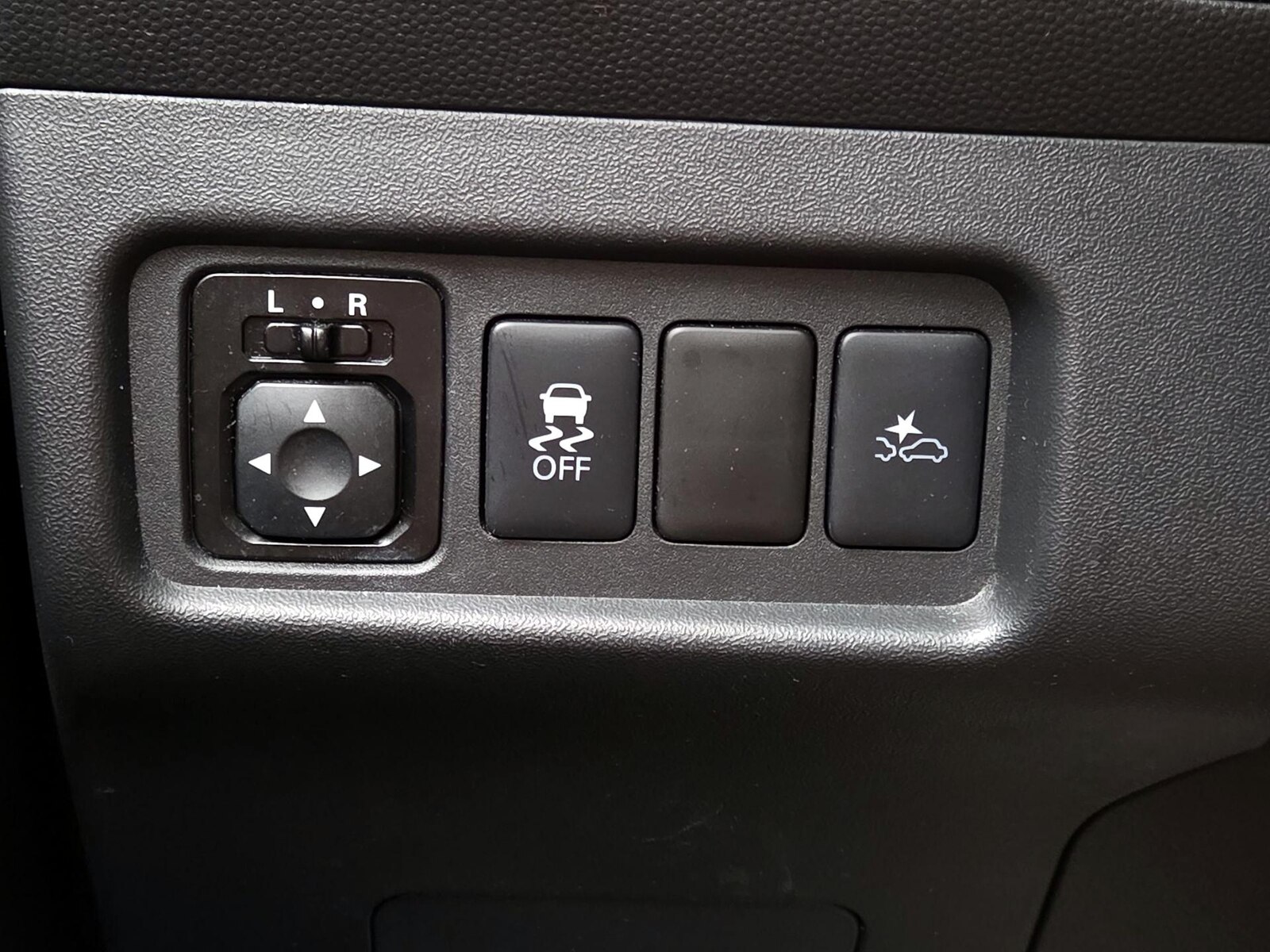 2024 Mitsubishi Mirage ES - Photo 14