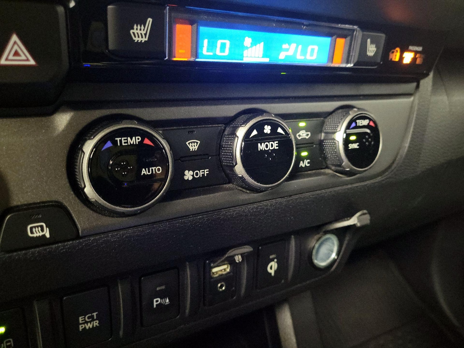 2016 Toyota Tacoma TRD Sport - Photo 18