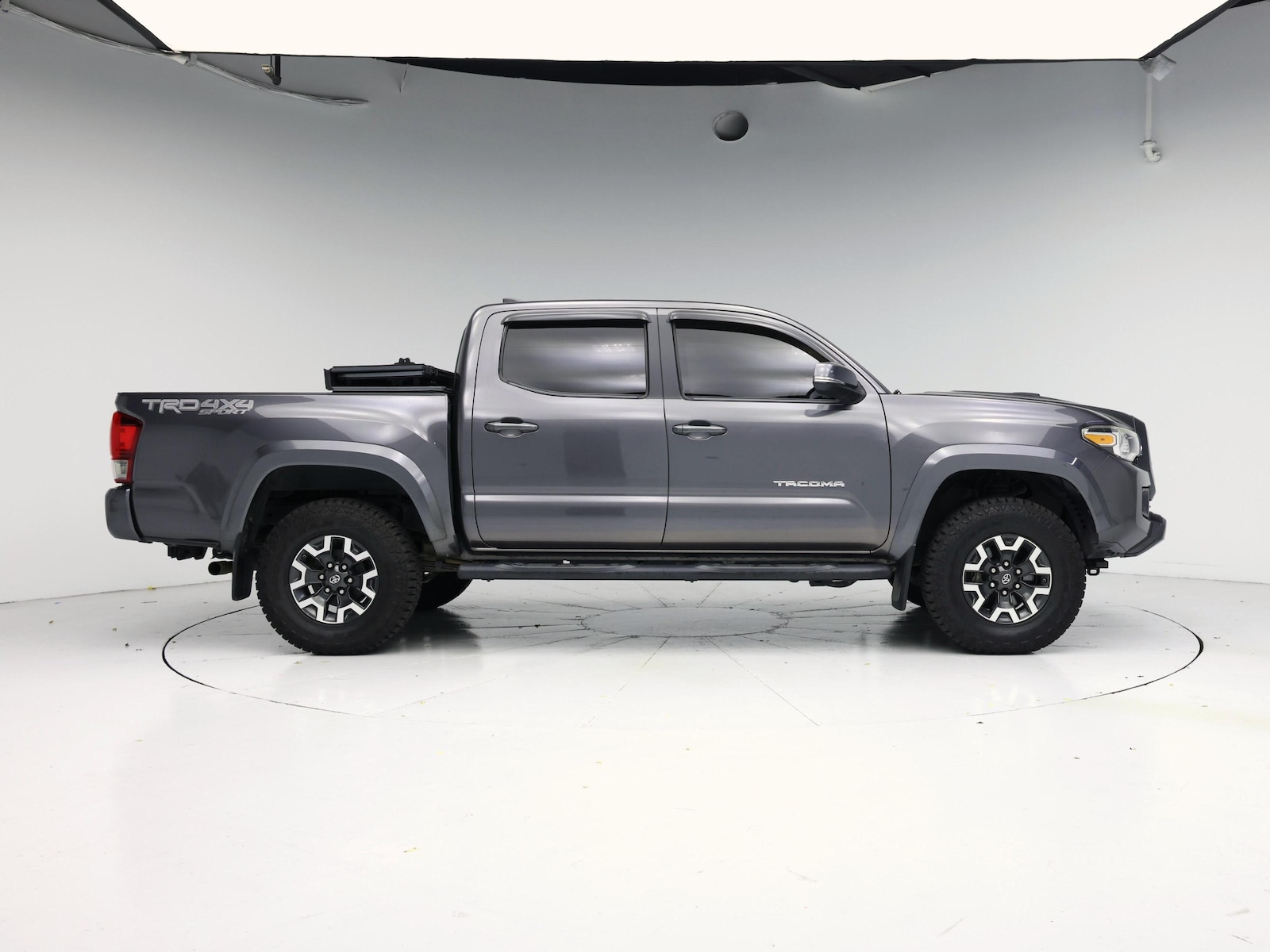 2016 Toyota Tacoma TRD Sport - Photo 8