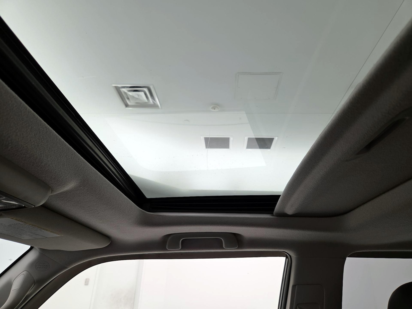 Sunroof(s) & Overhead Airbags