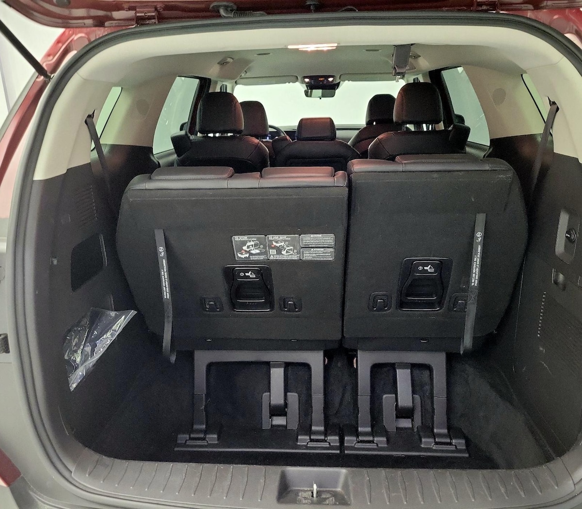 Trunk/Cargo (Seats Up)