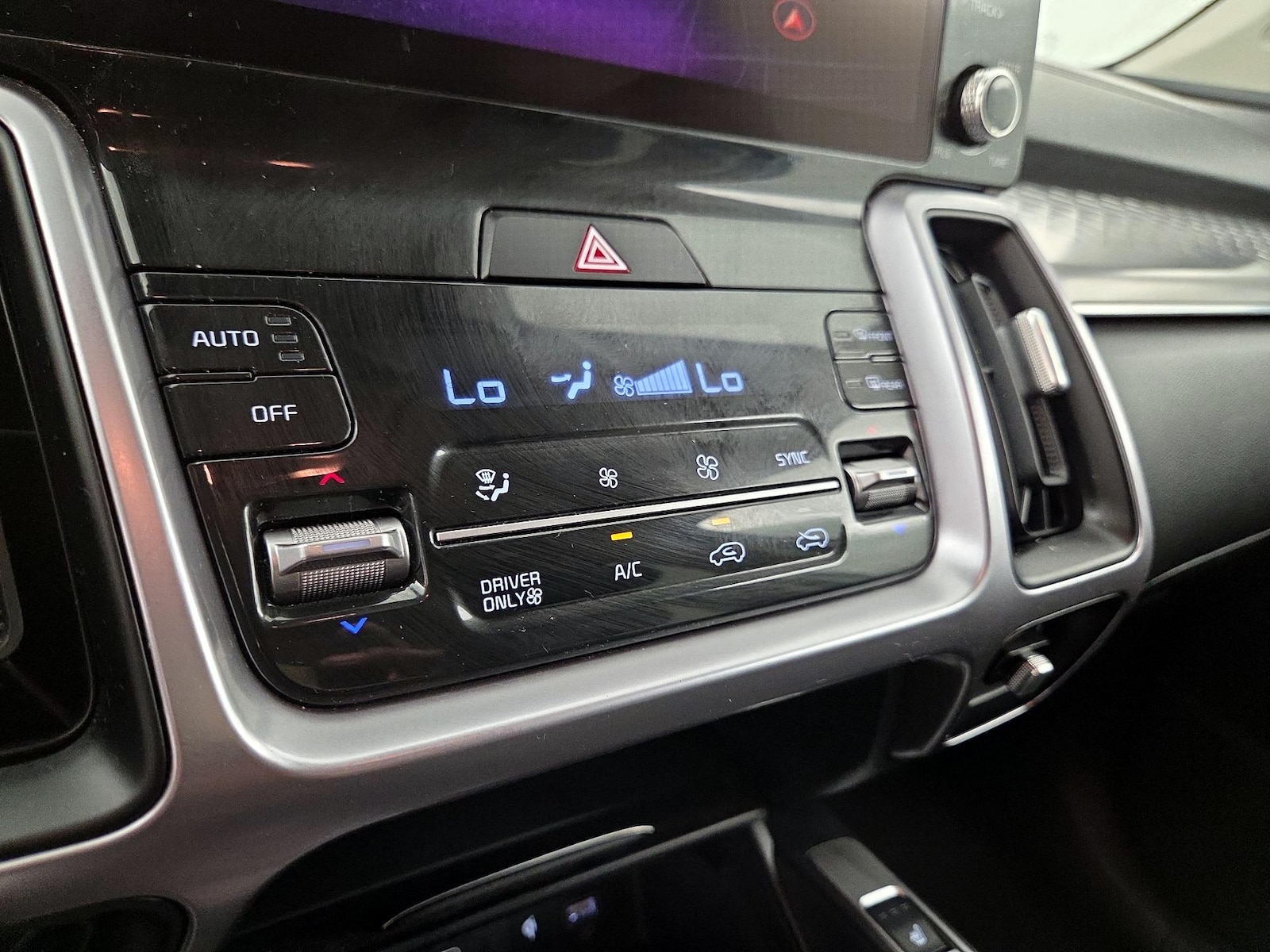 2023 Kia Sorento EX Hybrid - Photo 18