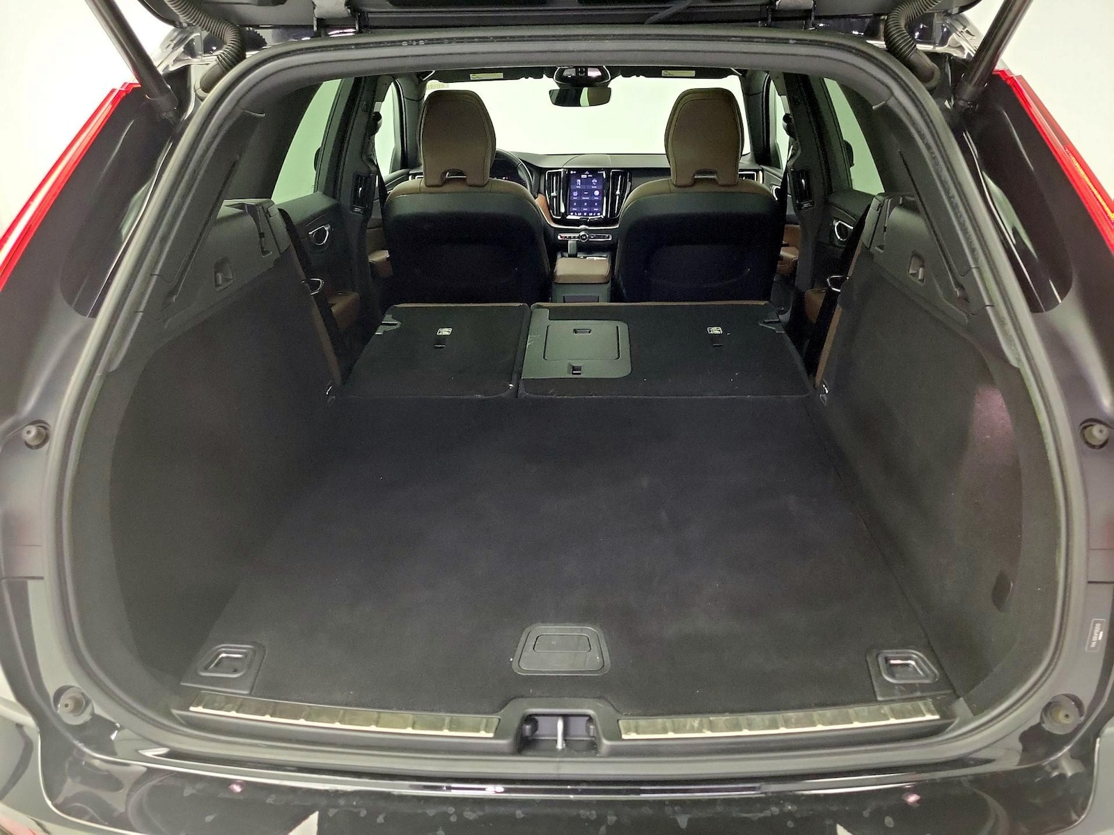 2023 Volvo XC60 Plus - Photo 23