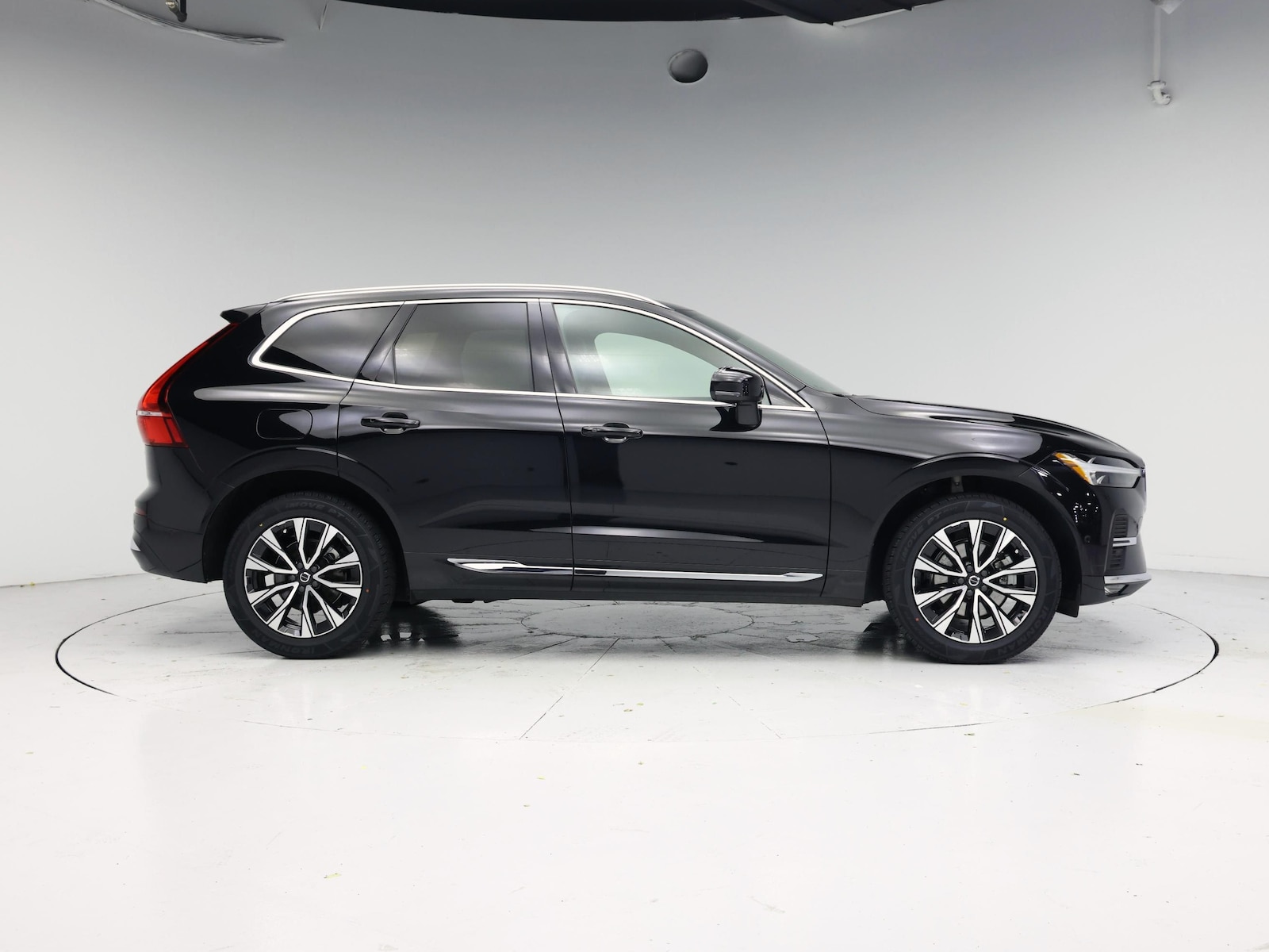 2023 Volvo XC60 Plus - Photo 8