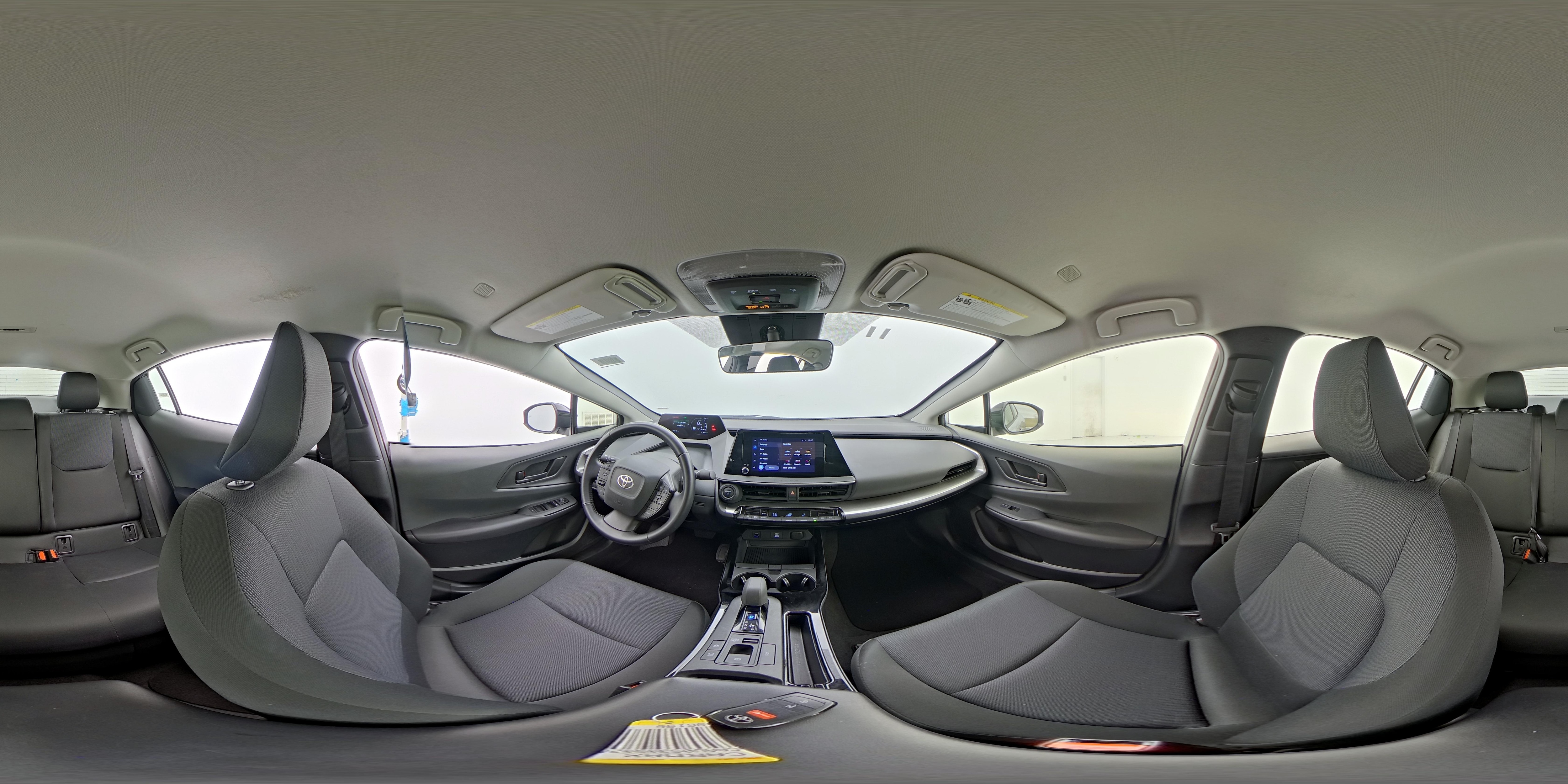 2025 Toyota Prius LE - Photo 24
