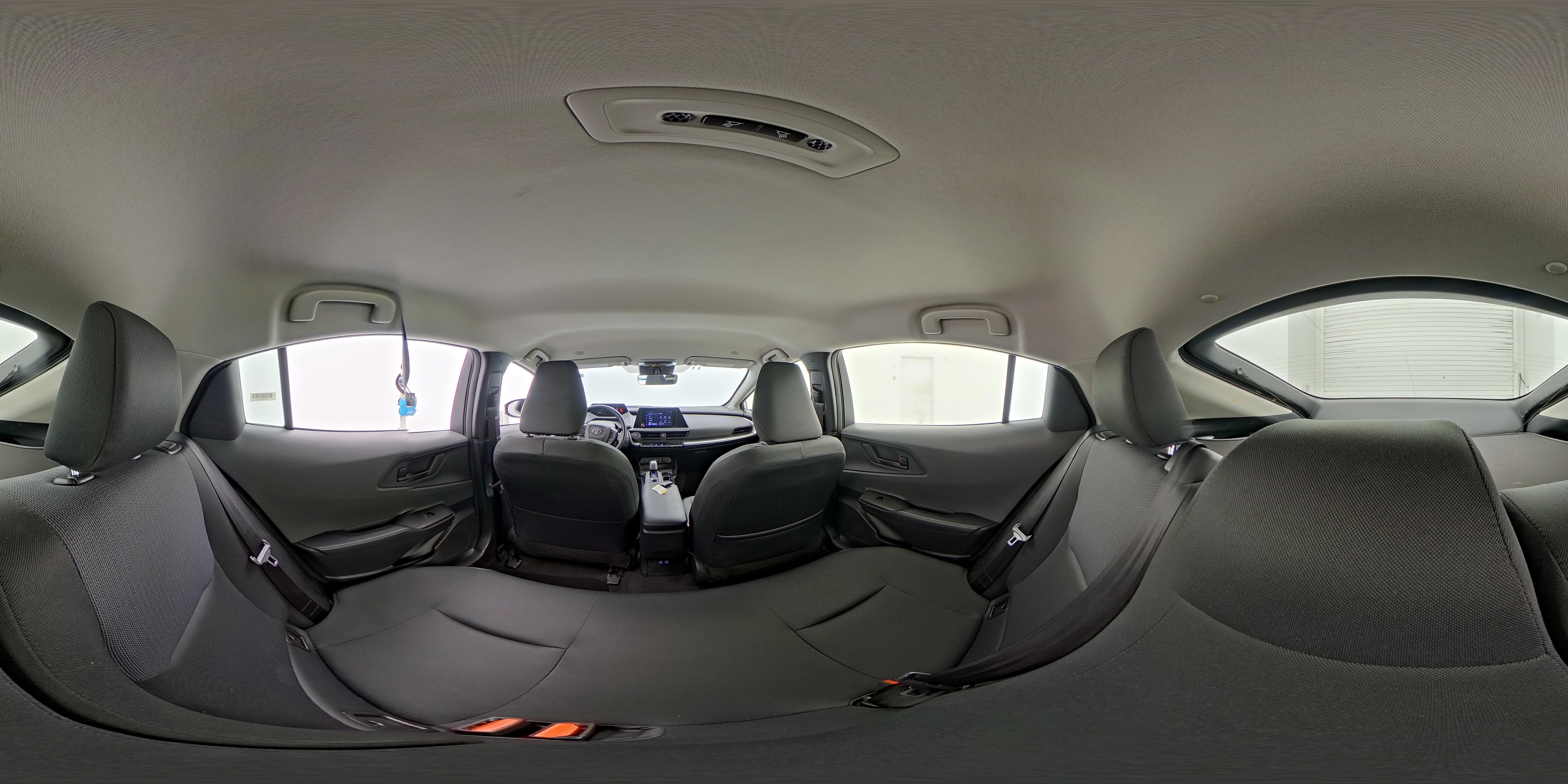 2025 Toyota Prius LE - Photo 25
