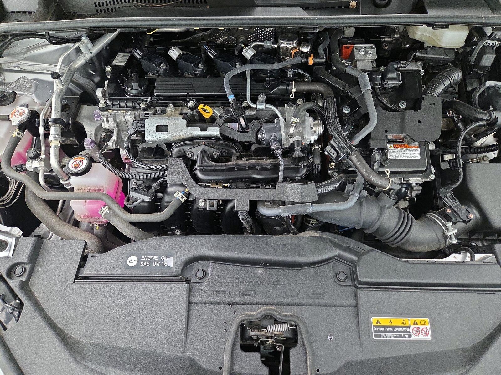2025 Toyota Prius LE - Photo 22