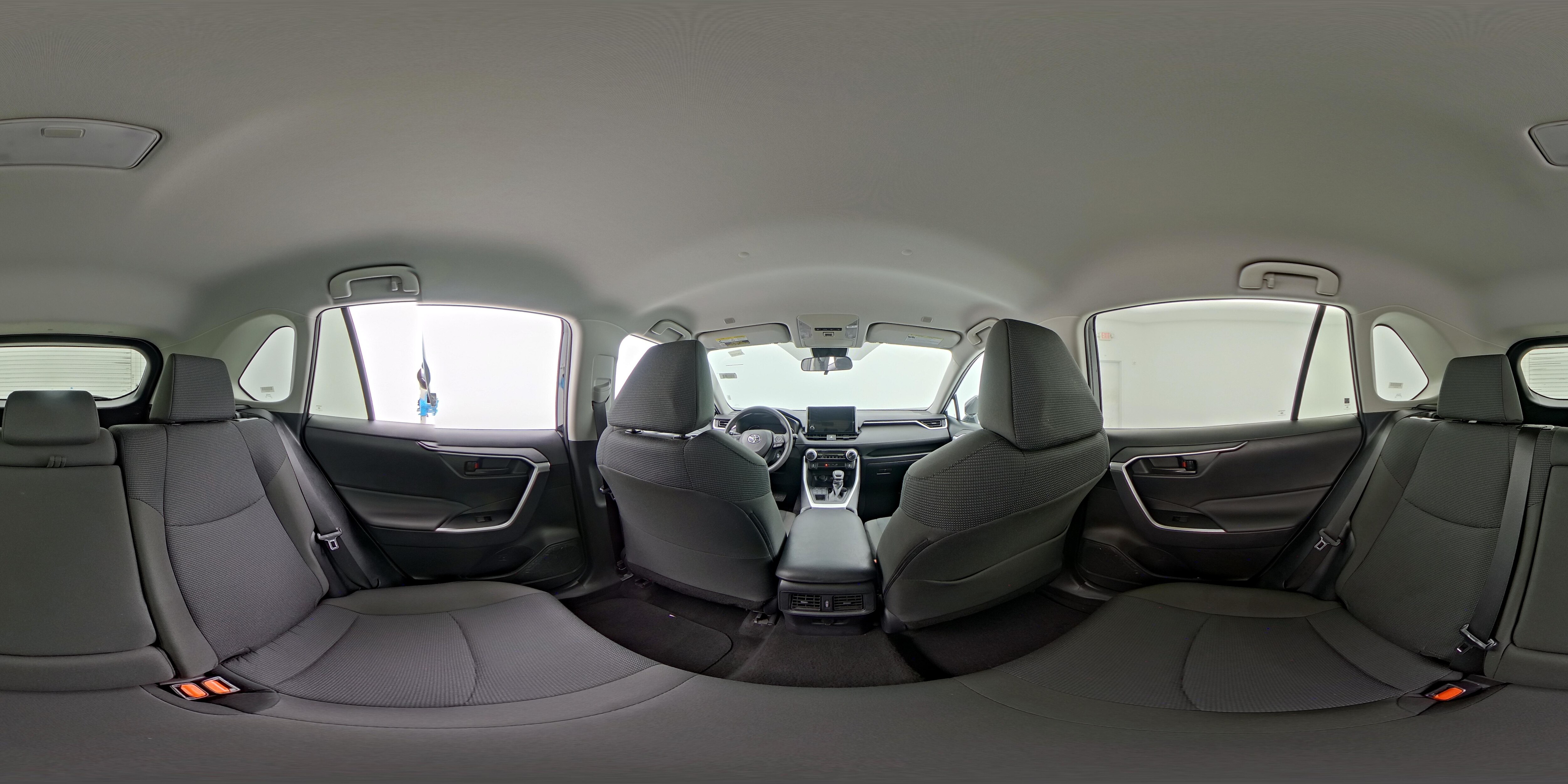 2025 Toyota RAV4 LE - Photo 25