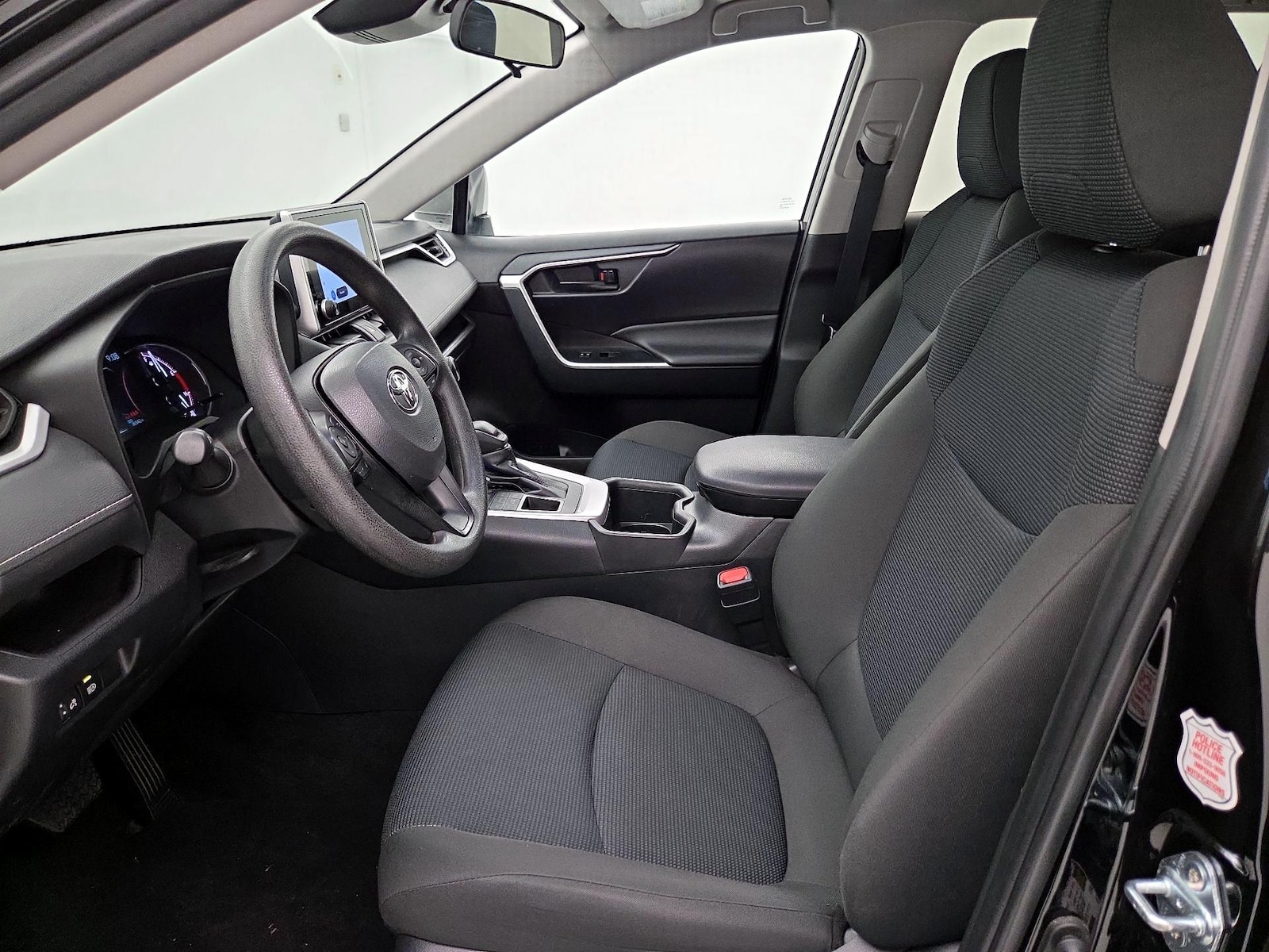 2025 Toyota RAV4 LE - Photo 12