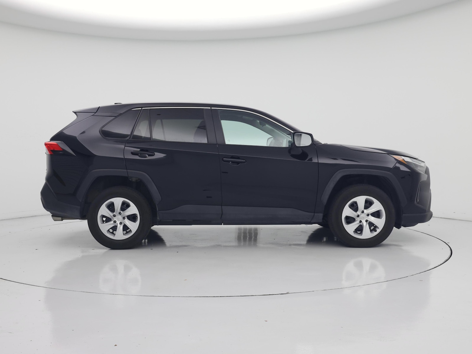 2025 Toyota RAV4 LE - Photo 8
