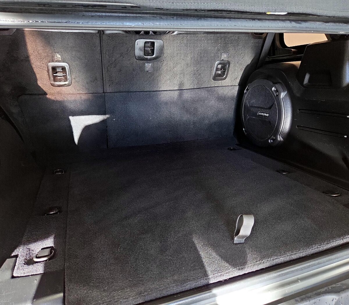 Trunk/Cargo (Seats Up)