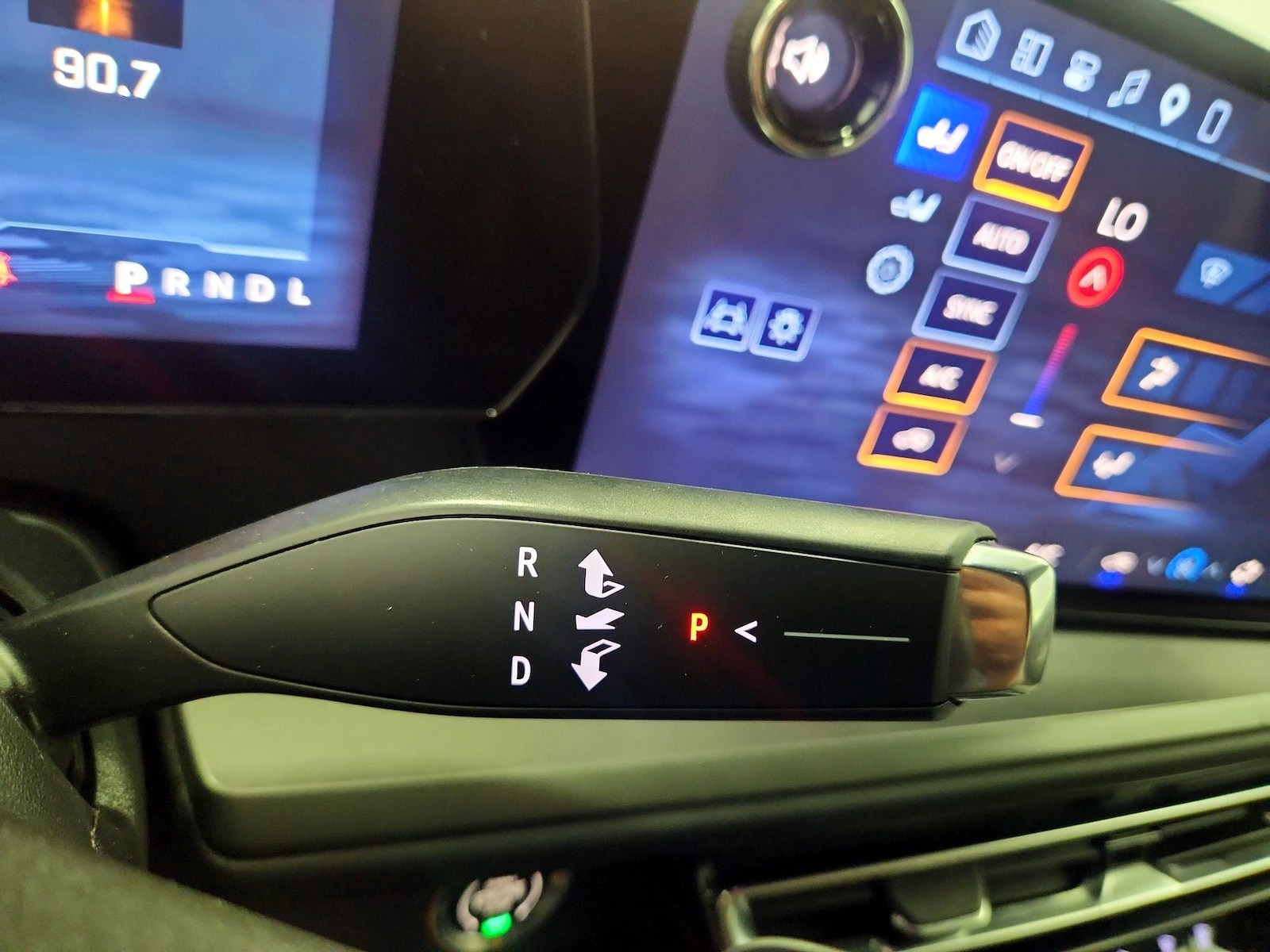 2026 Chevrolet Traverse LT - Photo 18