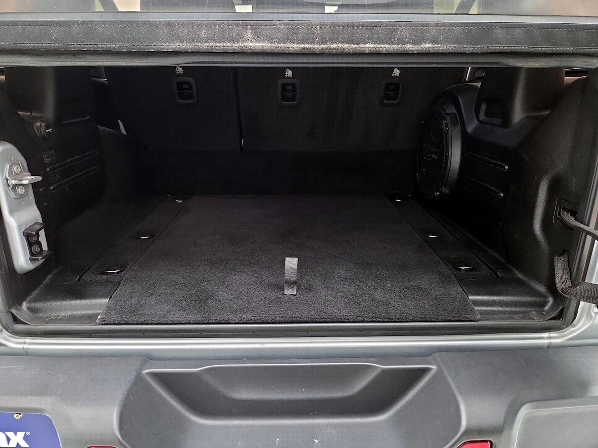 Trunk/Cargo (Seats Up)