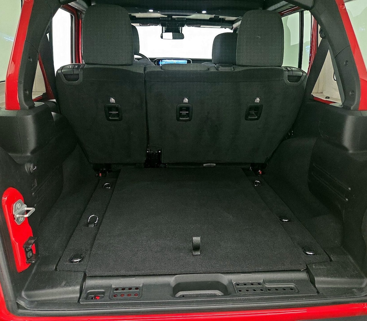 Trunk/Cargo (Seats Up)