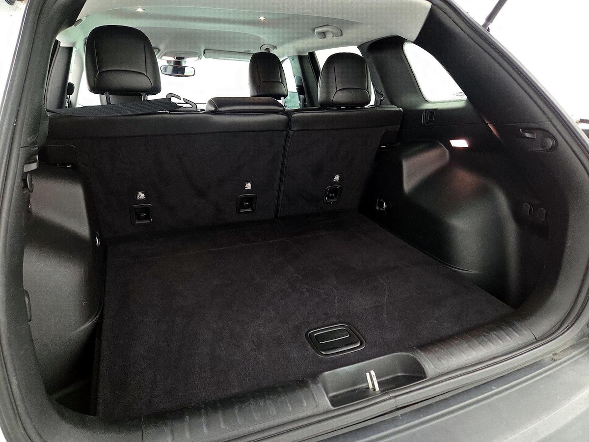 Trunk/Cargo (Seats Up)