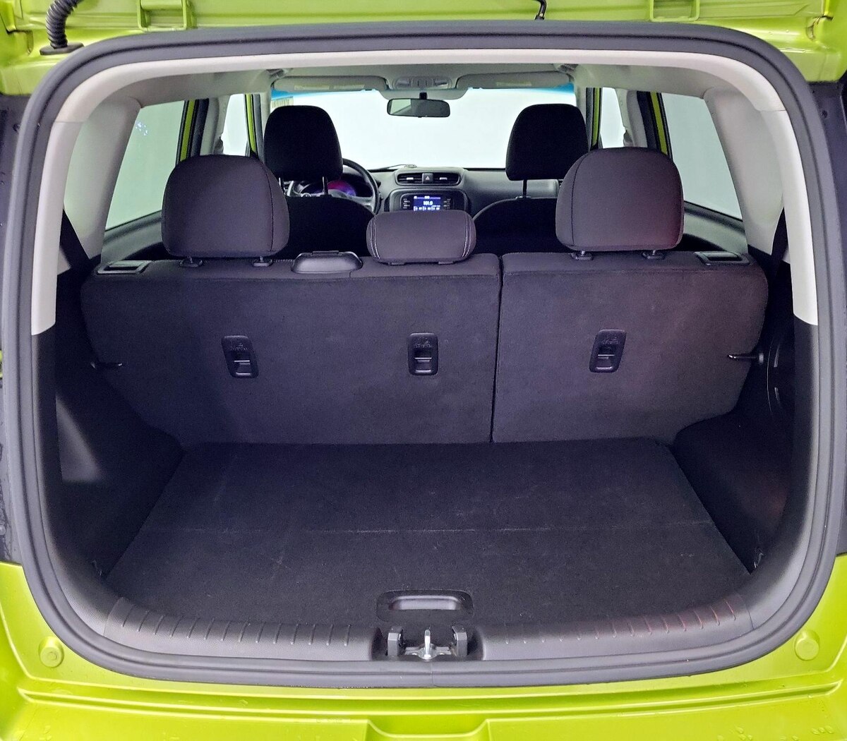 Trunk/Cargo (Seats Up)