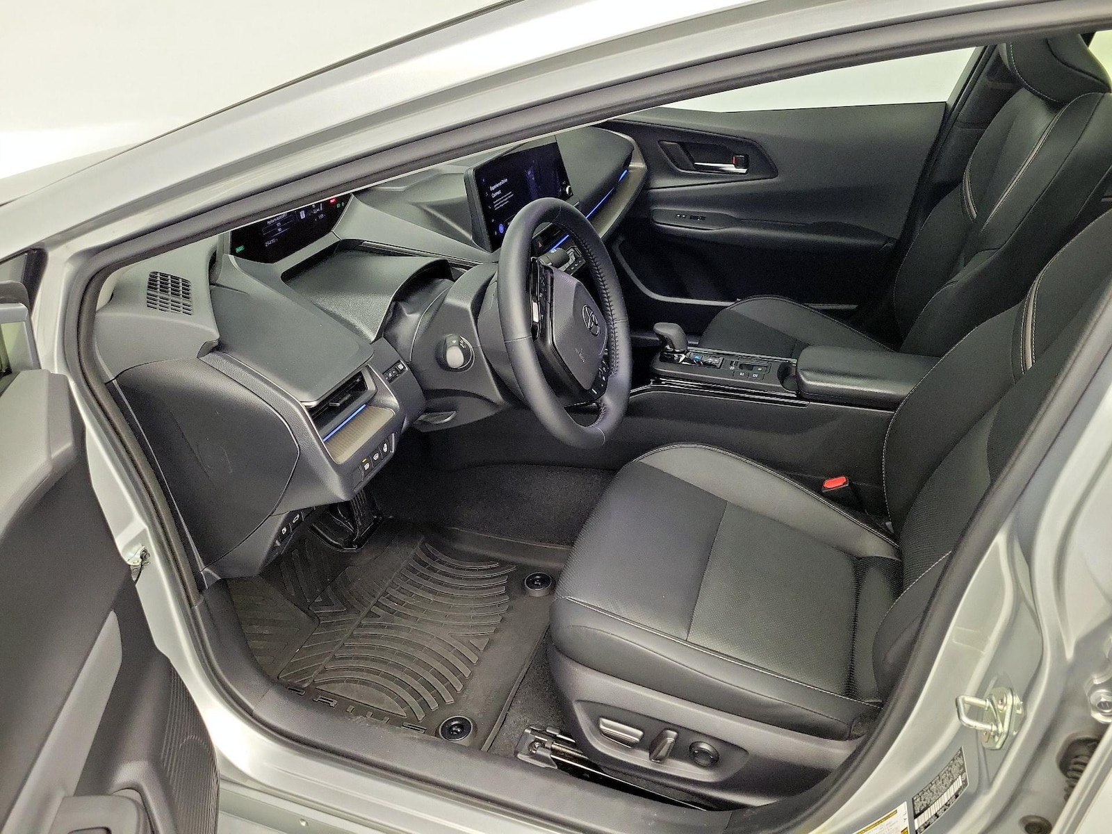 2024 Toyota Prius Limited - Photo 12