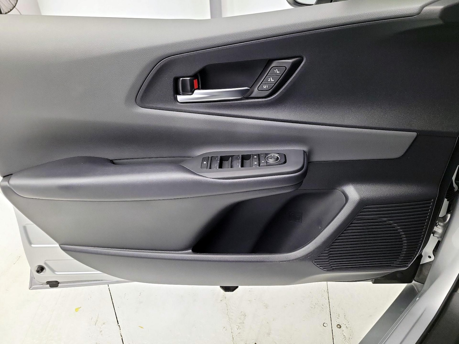 2024 Toyota Prius Limited - Photo 13
