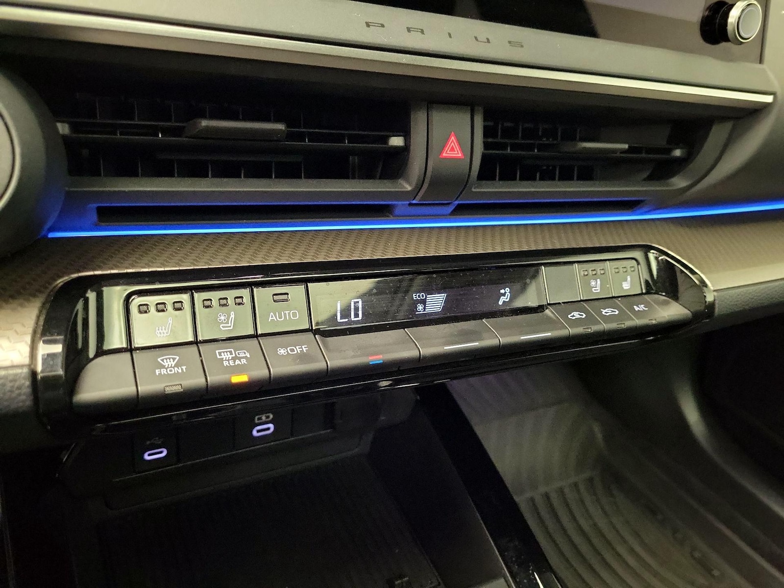 2024 Toyota Prius Limited - Photo 17