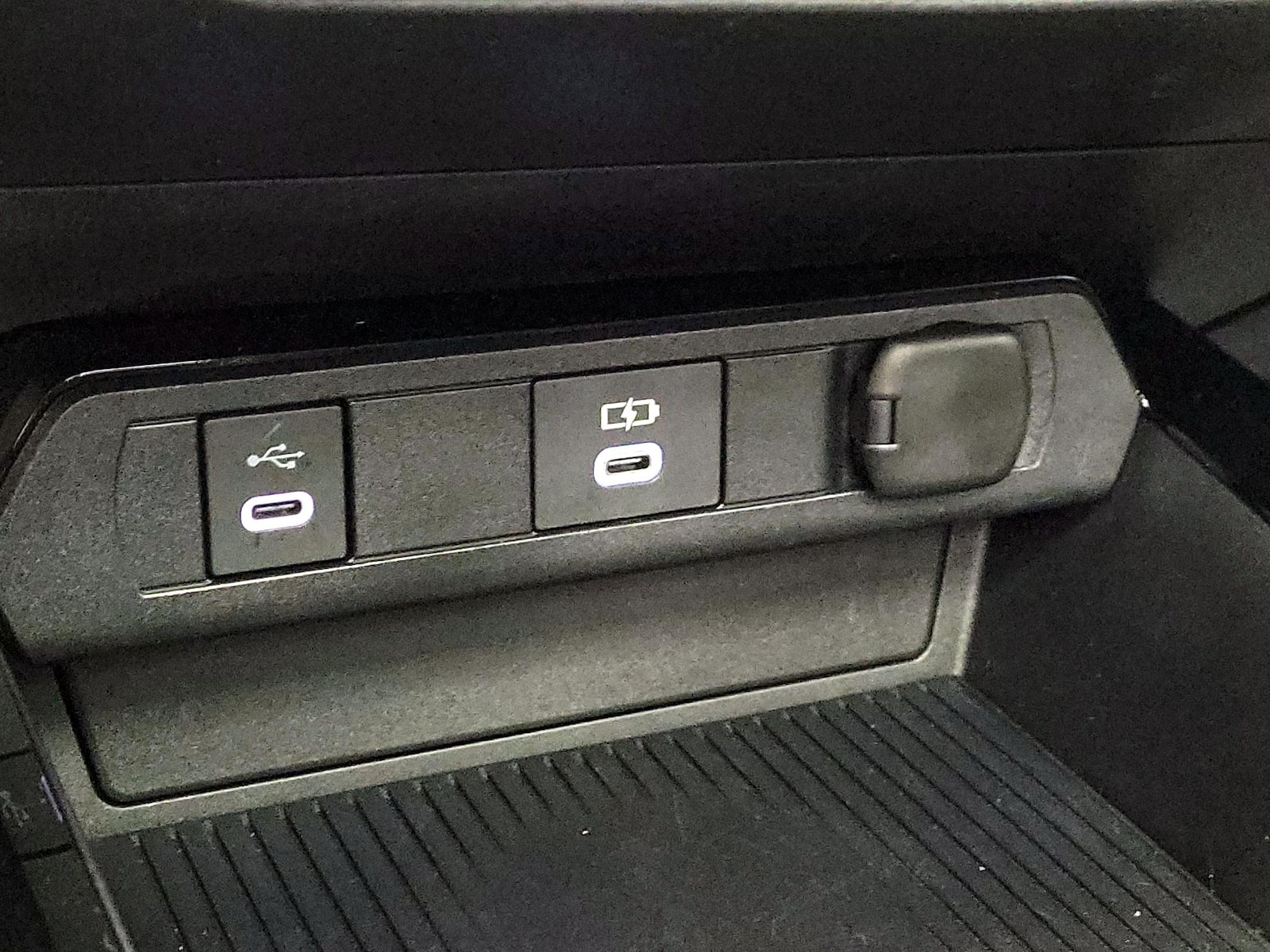 2024 Toyota Prius Limited - Photo 19