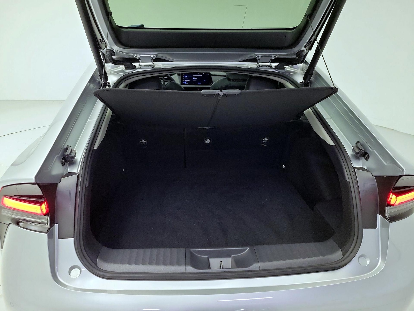 2024 Toyota Prius Limited - Photo 22