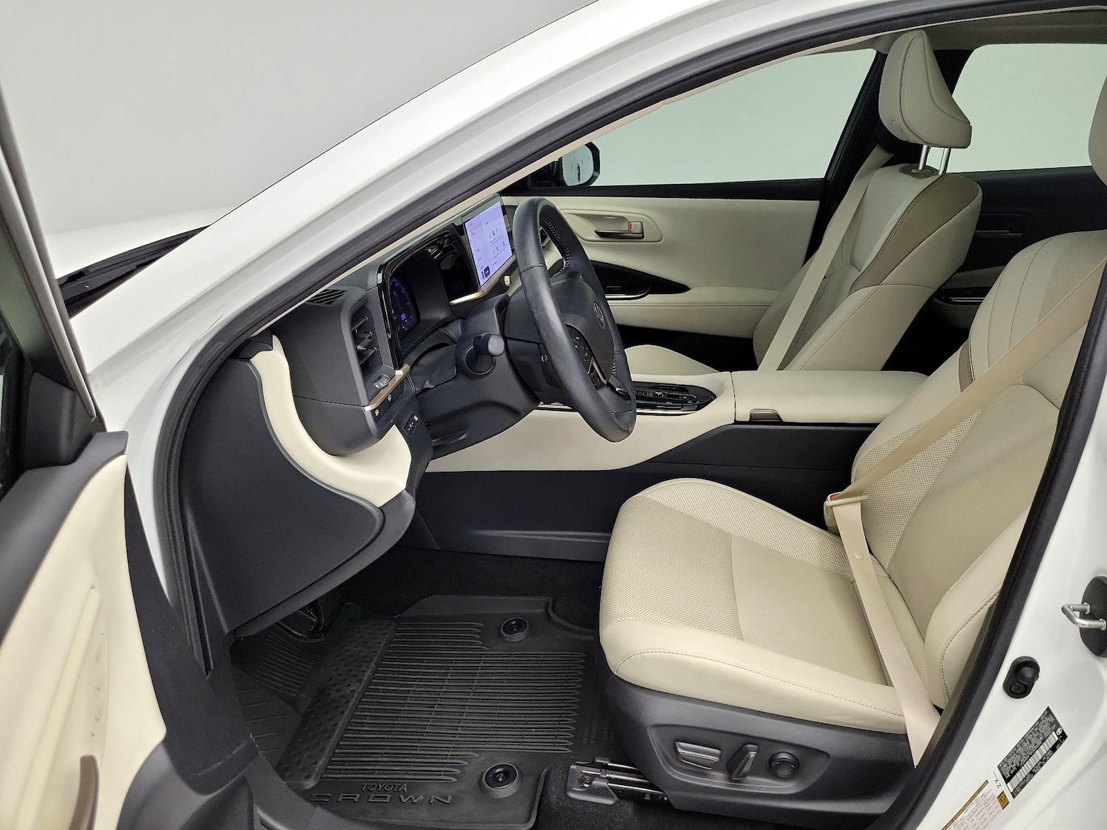 2024 Toyota Crown Limited - Photo 12