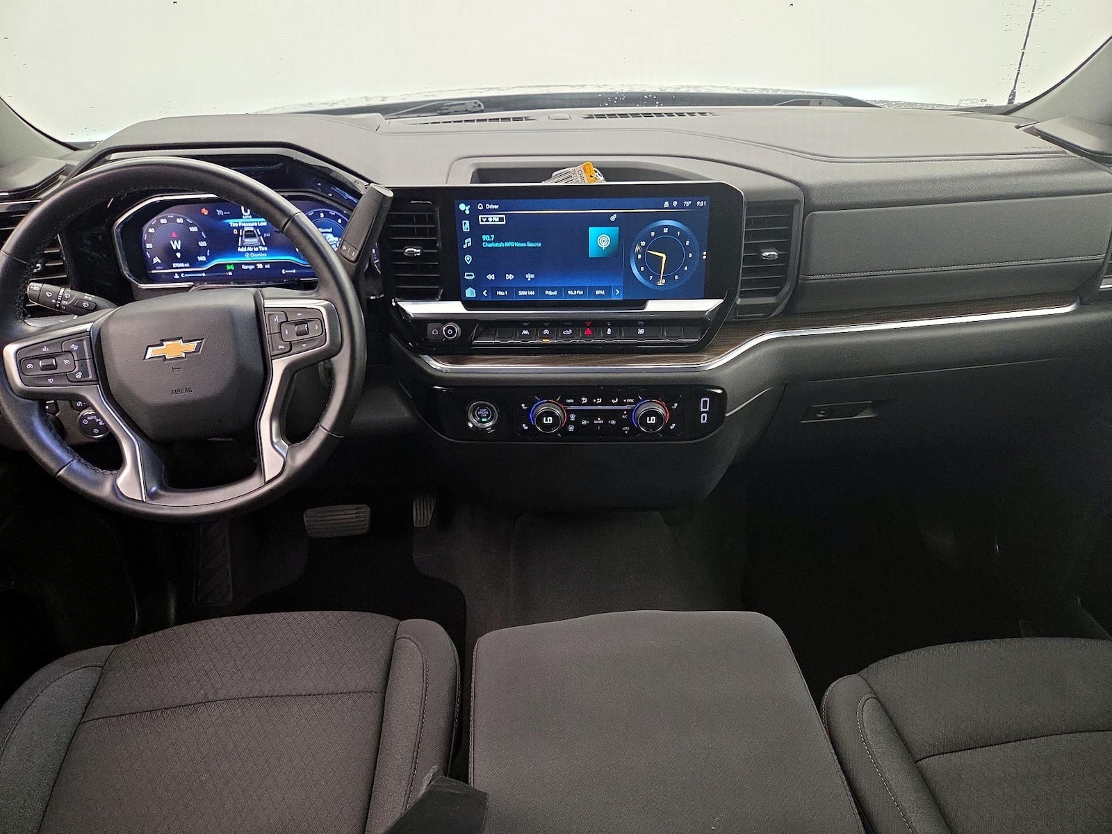 2024 Chevrolet Silverado 1500 LT - Photo 10