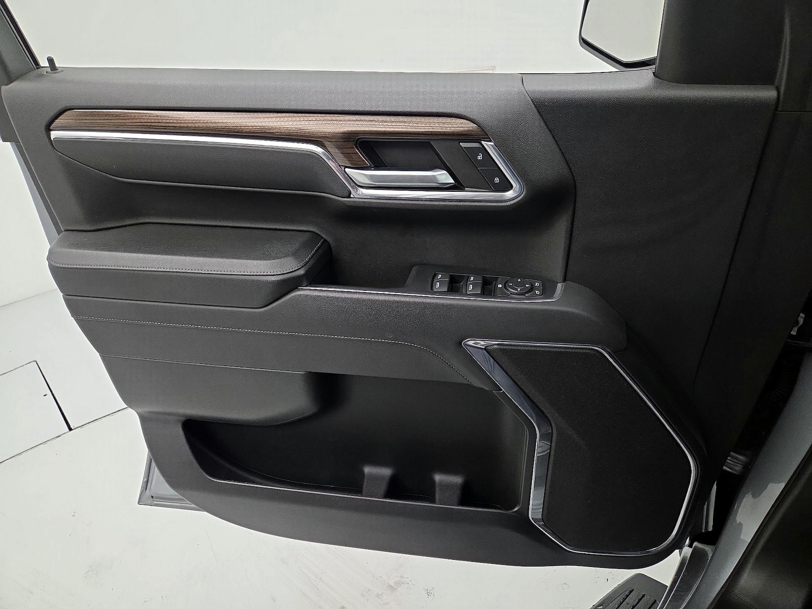2024 Chevrolet Silverado 1500 LT - Photo 13