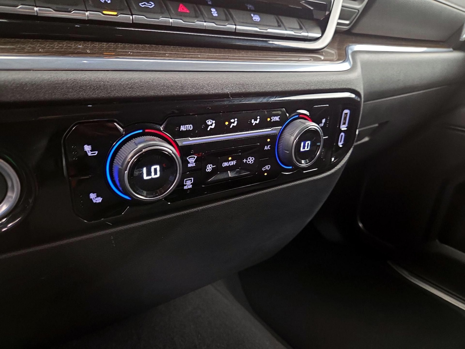 2024 Chevrolet Silverado 1500 LT - Photo 17