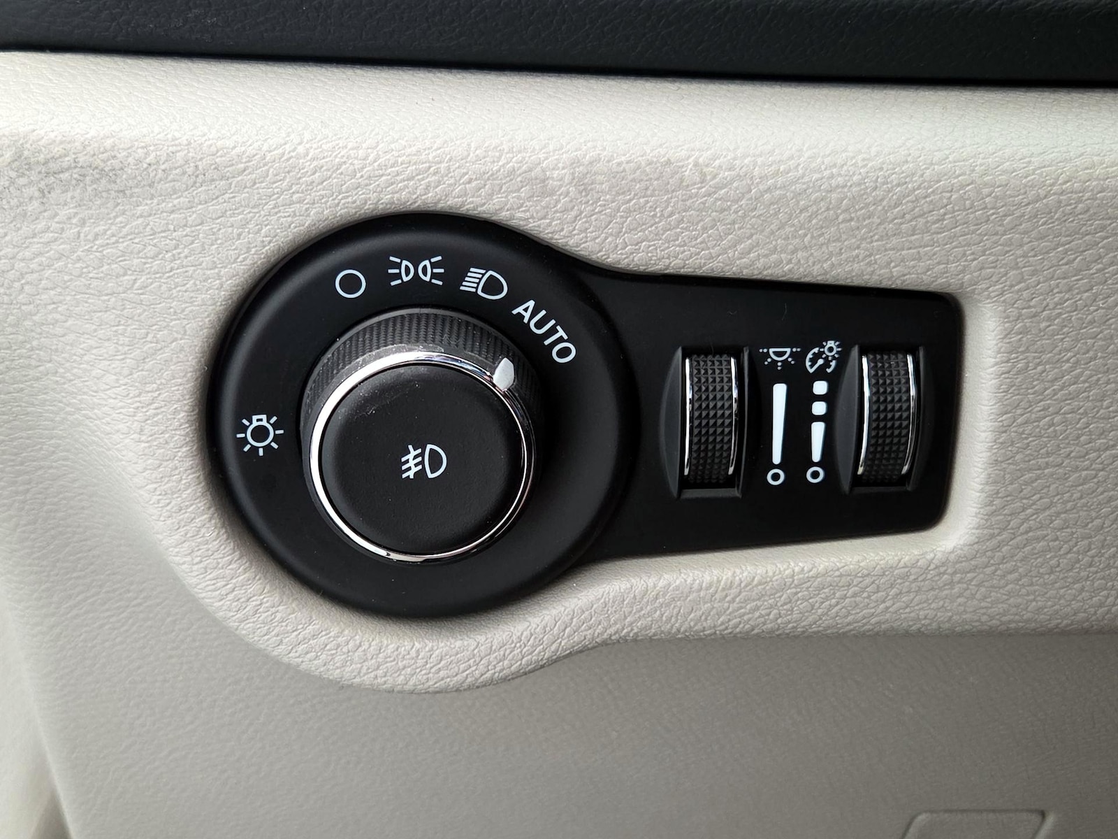 2024 Chrysler Pacifica Touring L - Photo 14