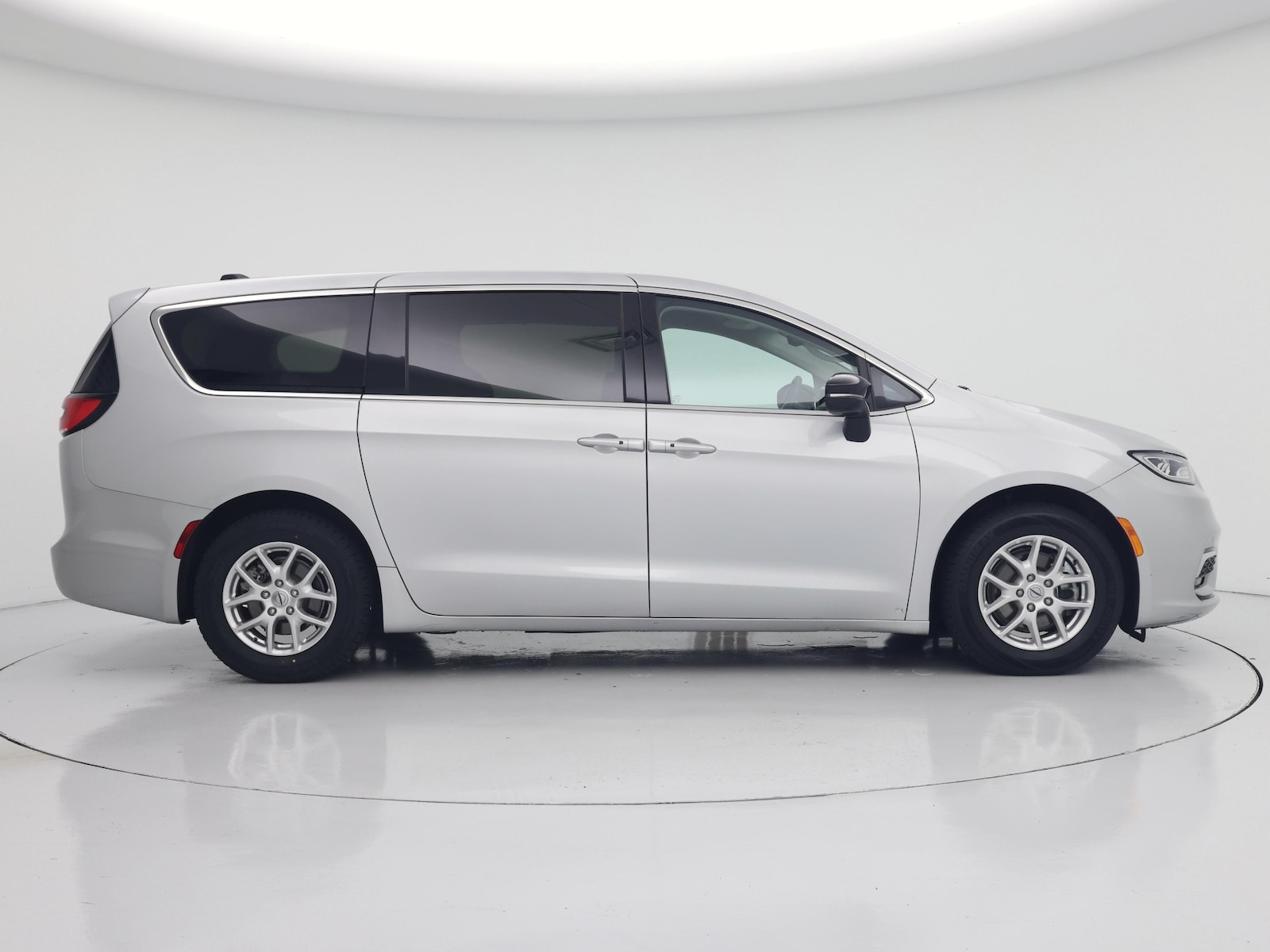 2024 Chrysler Pacifica Touring L - Photo 8