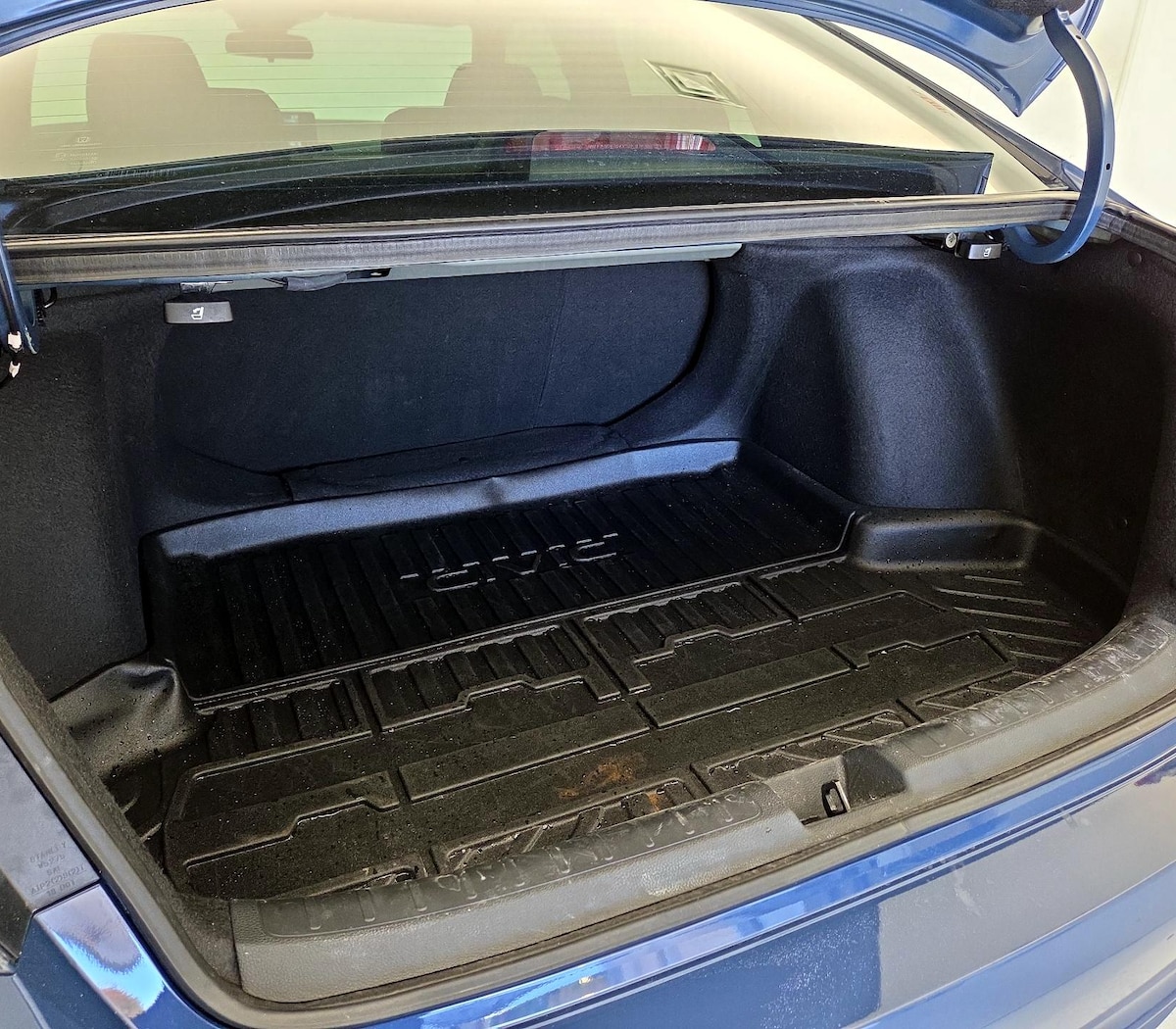 Trunk/Cargo (Seats Up)