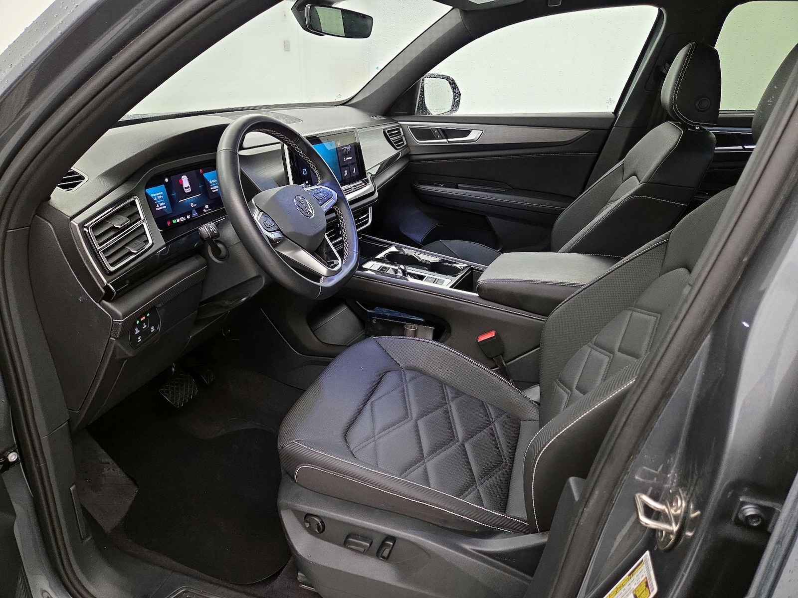 2025 Volkswagen Atlas Cross Sport SE w/Tech - Photo 10