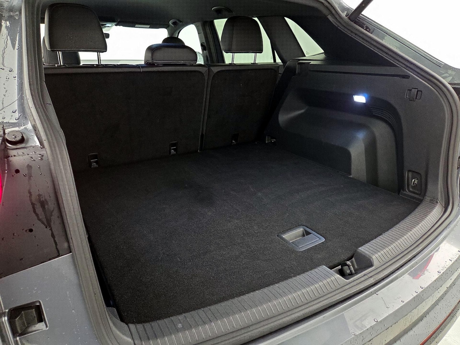 2025 Volkswagen Atlas Cross Sport SE w/Tech - Photo 19