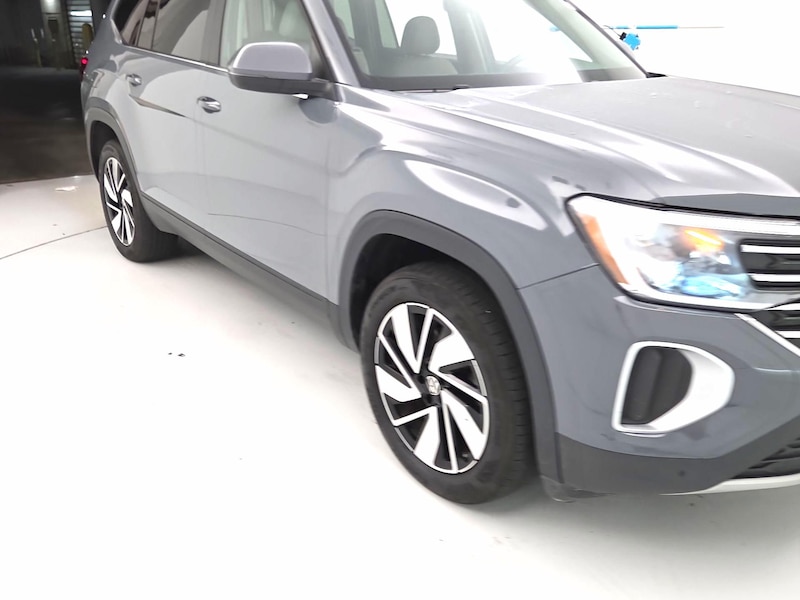 2025 Volkswagen Atlas SE w/Tech