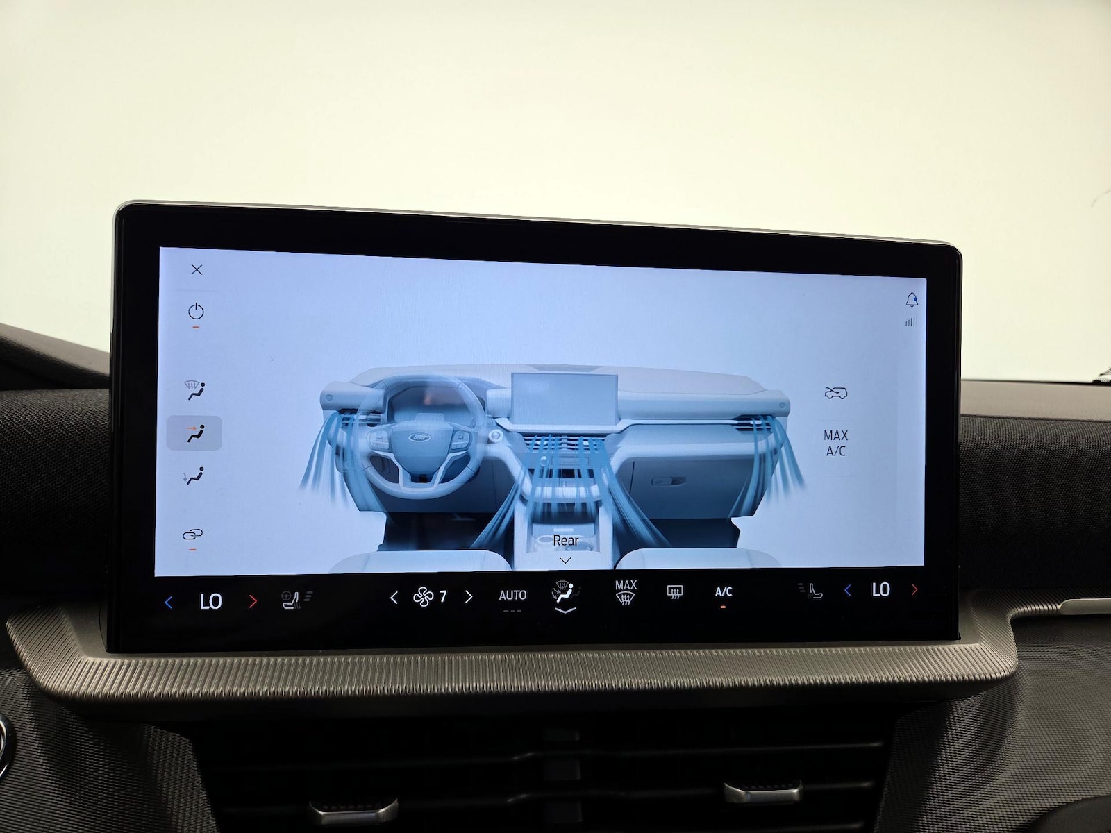 2025 Ford Explorer ST - Photo 17