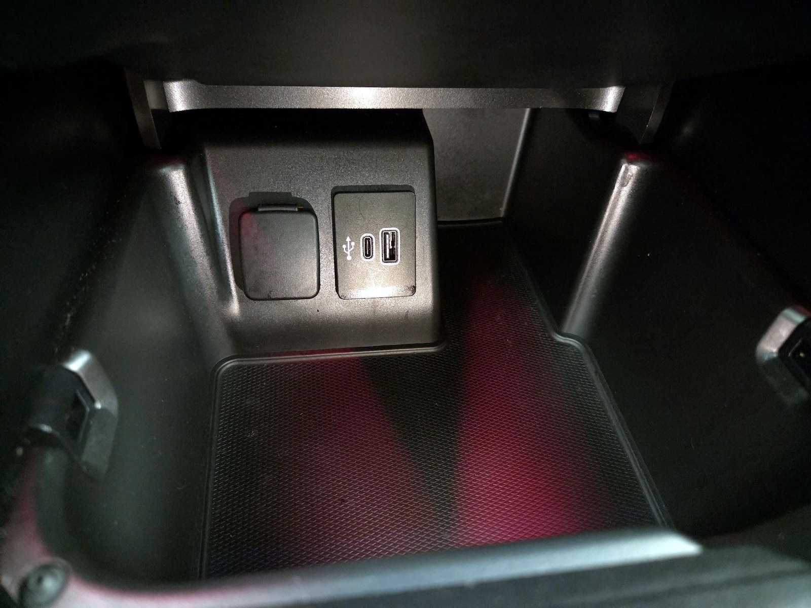2025 Ford Explorer ST - Photo 19