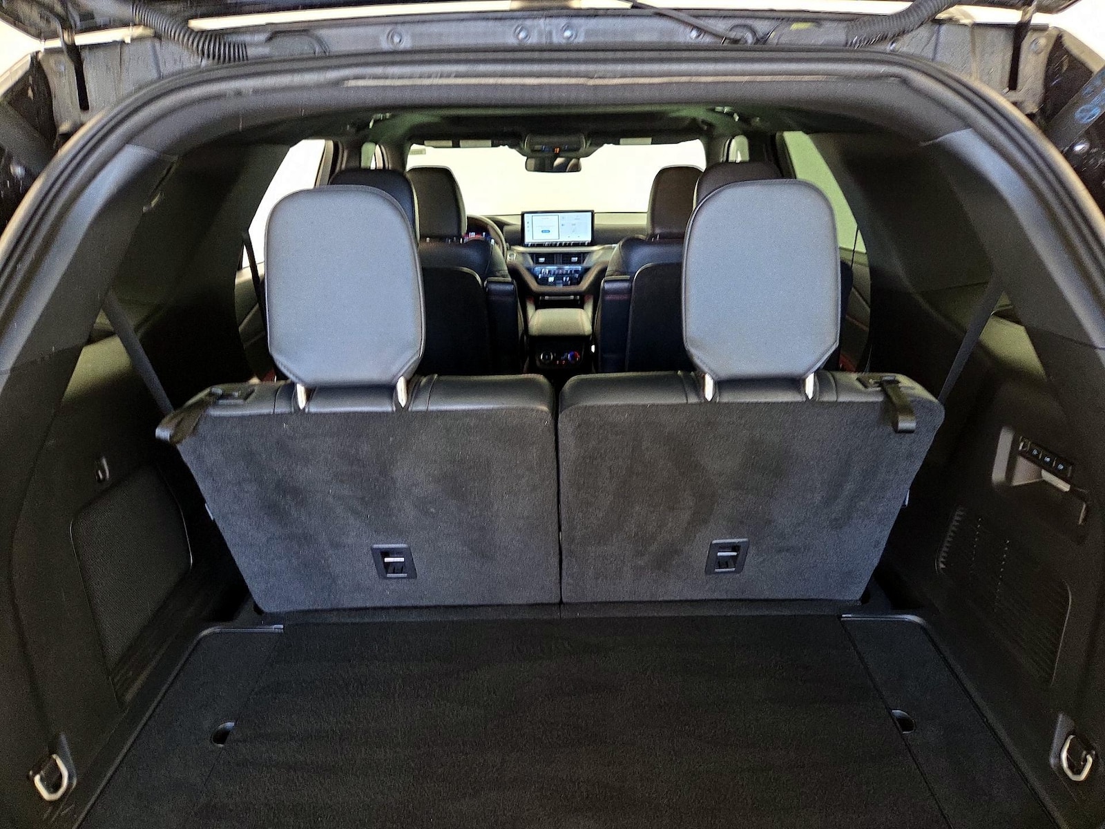 2025 Ford Explorer ST - Photo 23