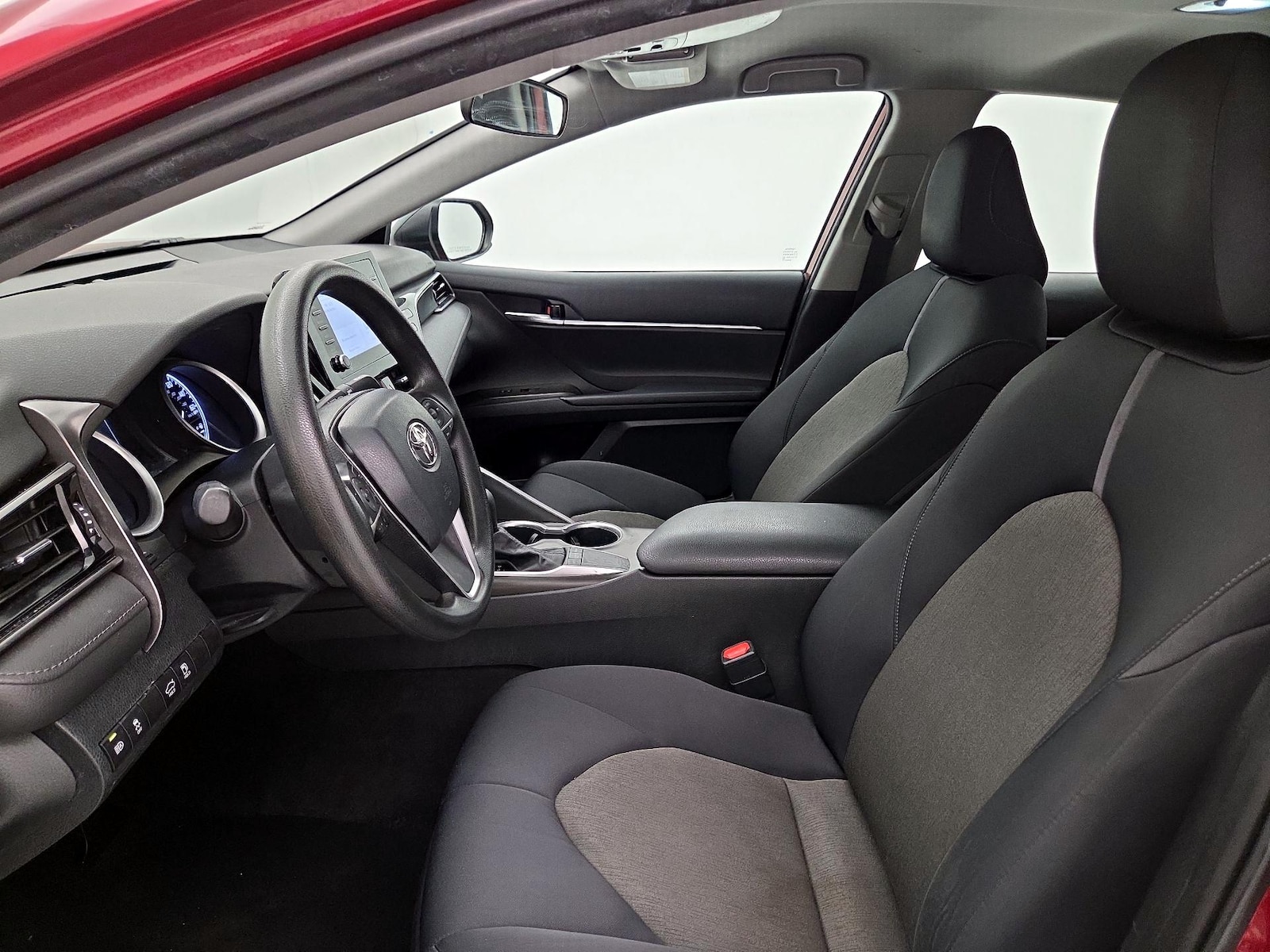 2022 Toyota Camry LE - Photo 10