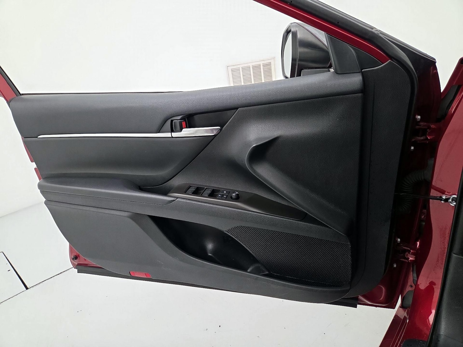 2022 Toyota Camry LE - Photo 11