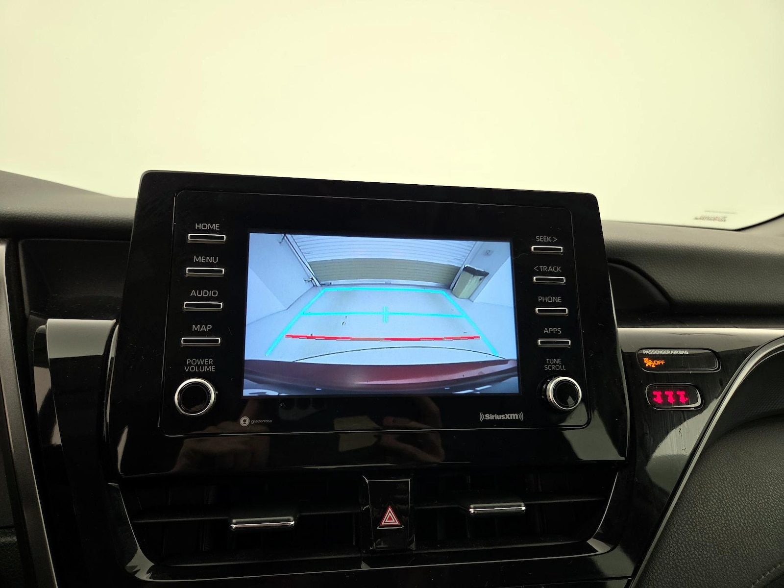 2022 Toyota Camry LE - Photo 13