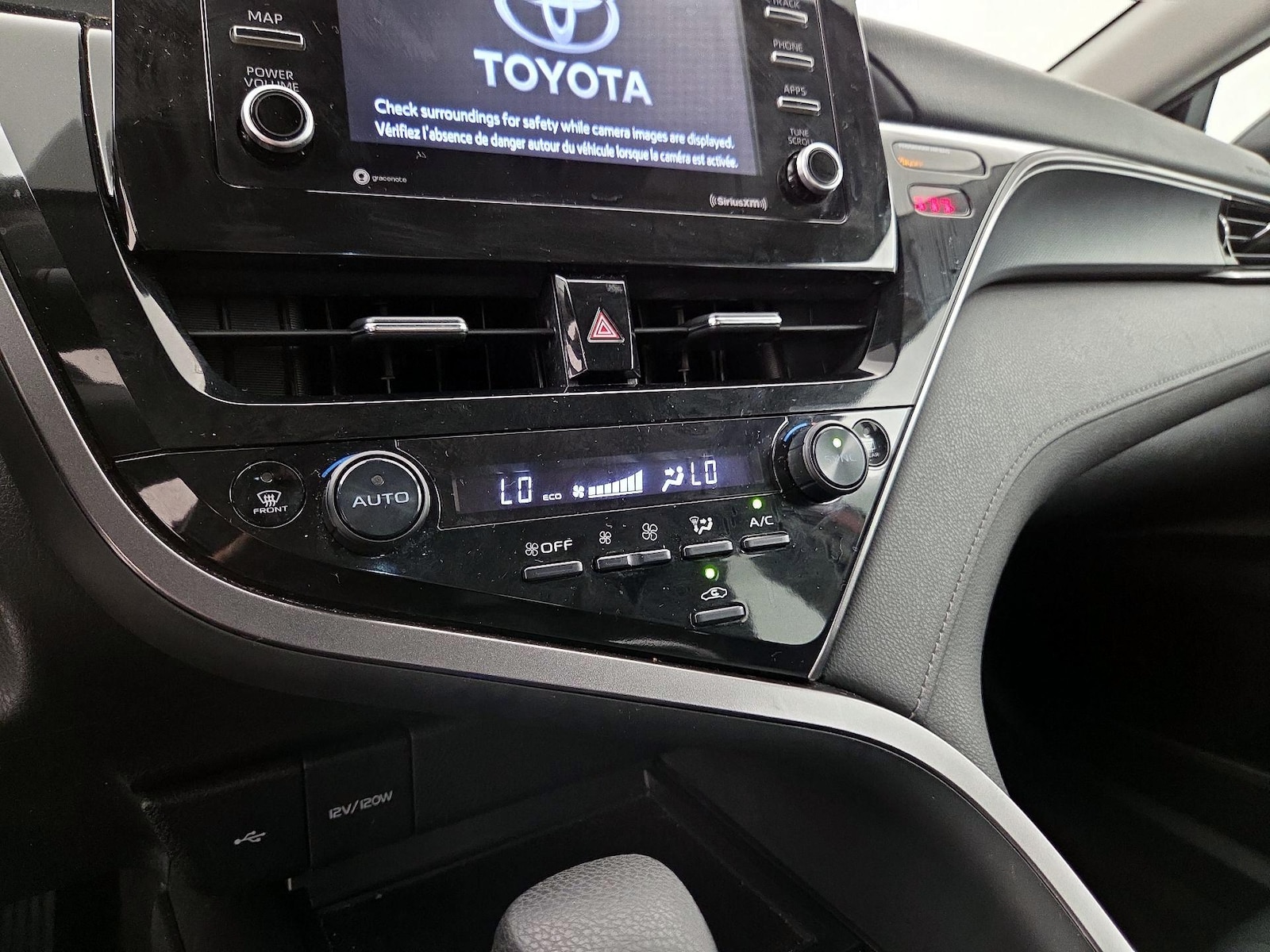 2022 Toyota Camry LE - Photo 15