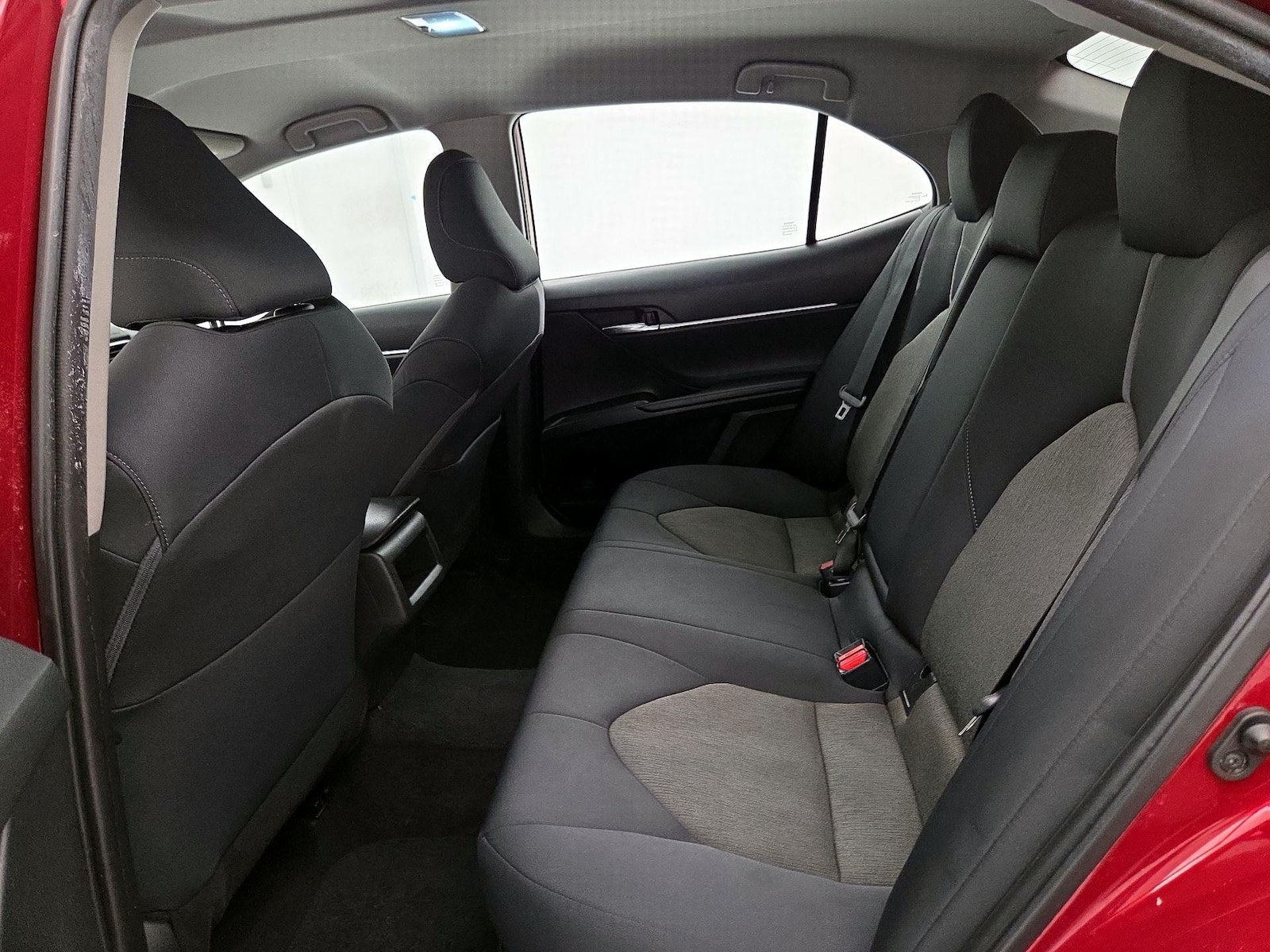 2022 Toyota Camry LE - Photo 18