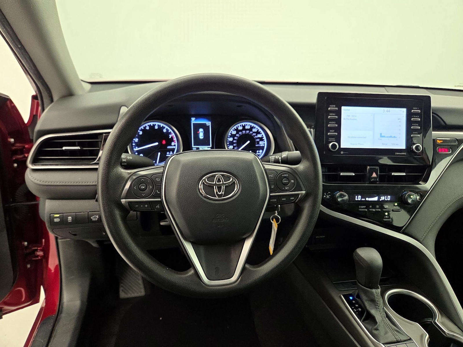 2022 Toyota Camry LE - Photo 9