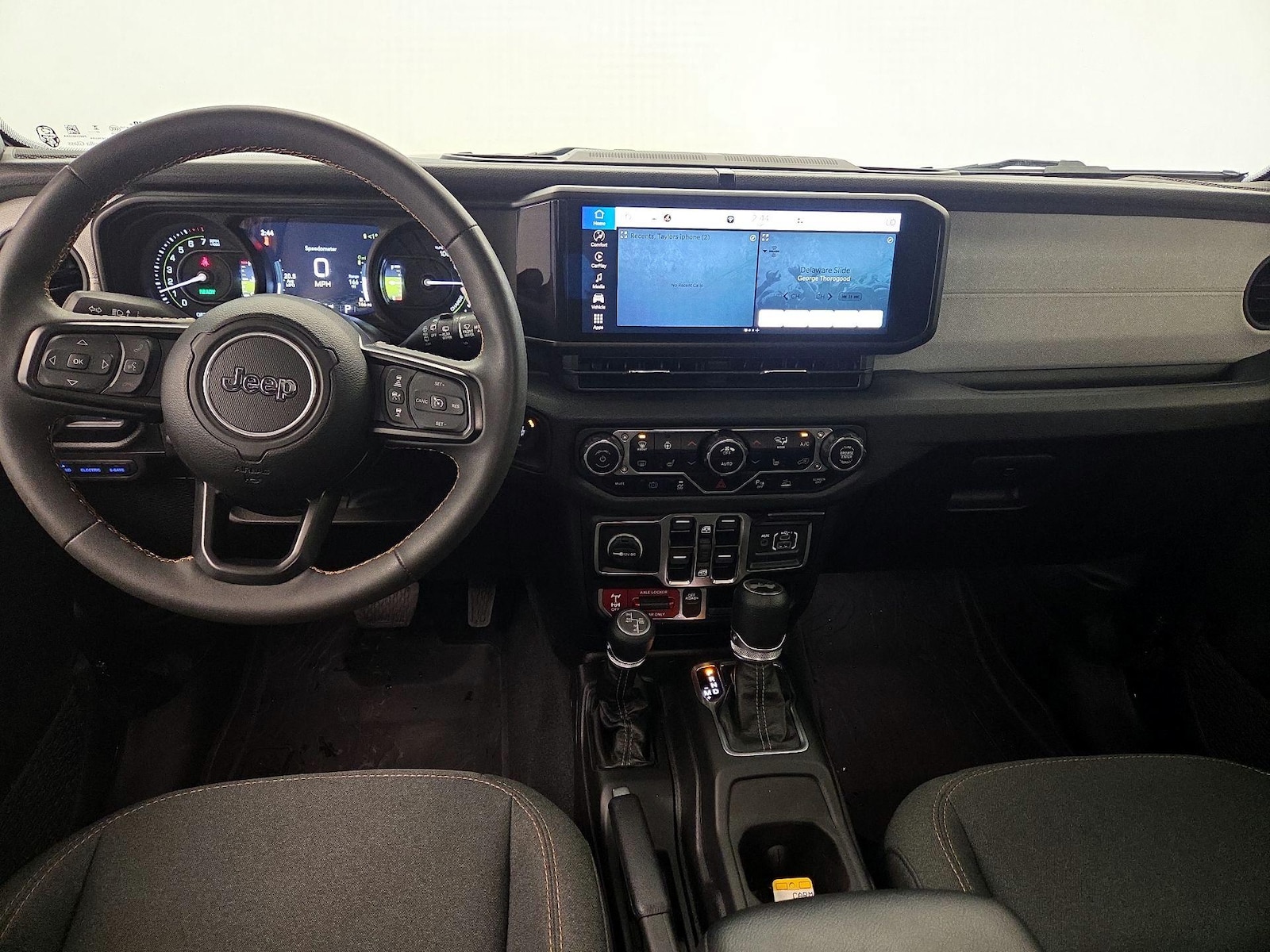 Apple CarPlay® & Android Auto™
